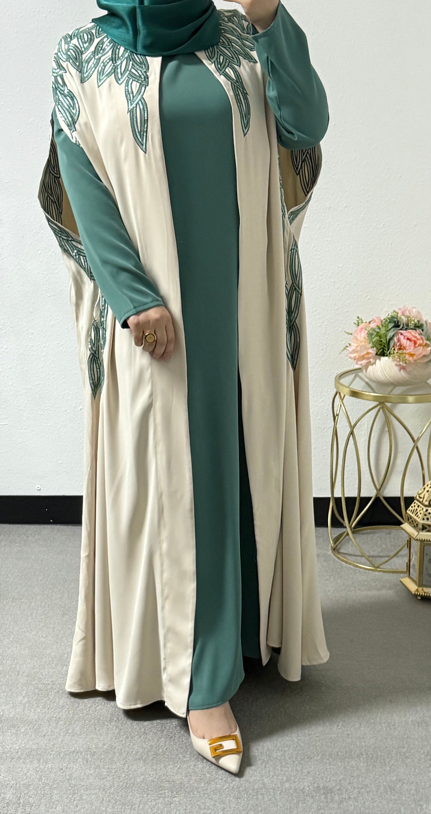 Two-piece leaf embroidered abaya