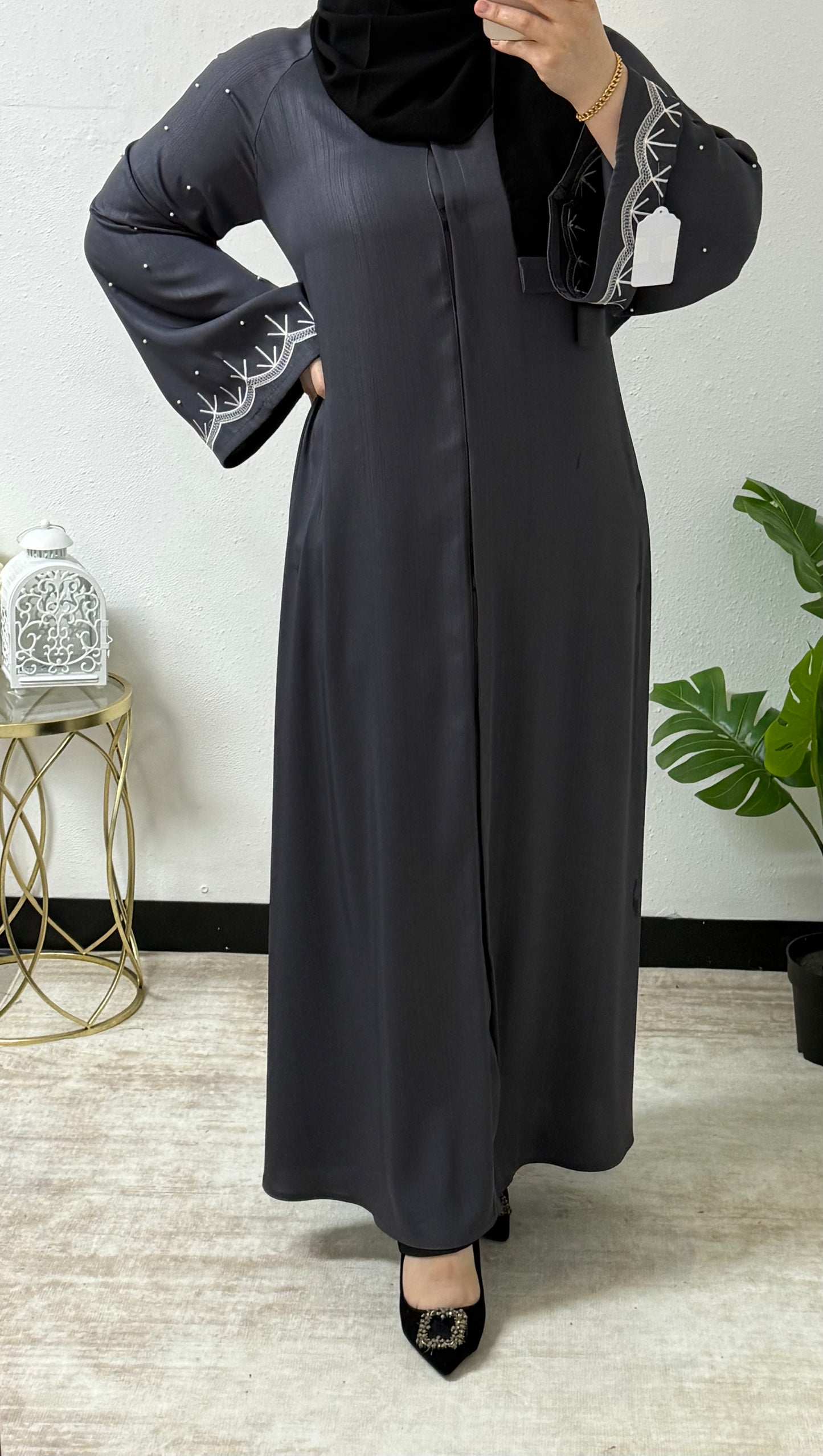 Elegant Petite Pearl Abaya