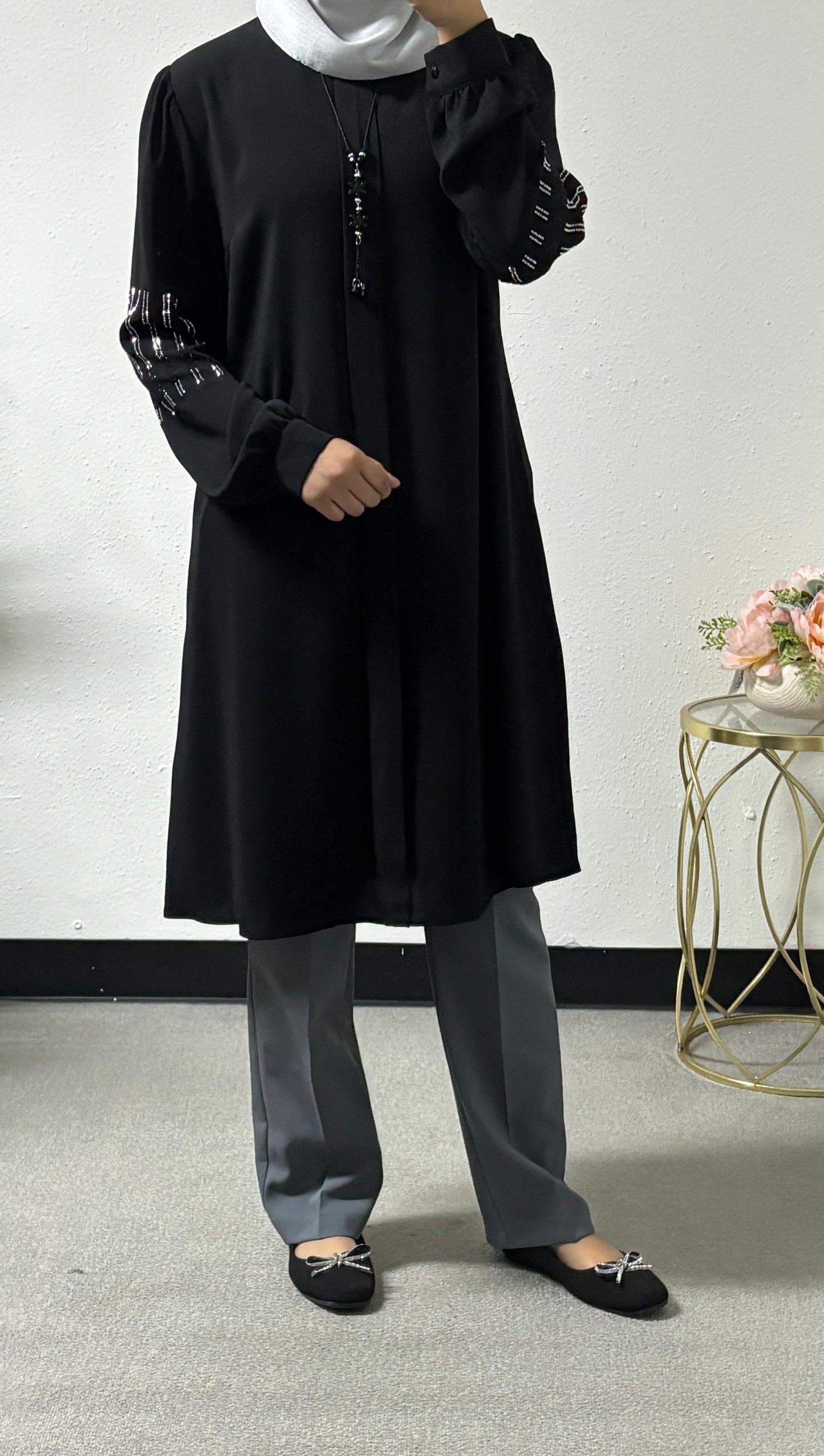 Long shirt w/ beaded sleeve