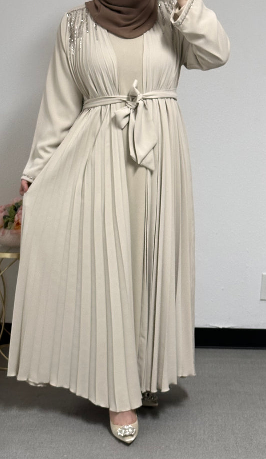 Pleated crepe abaya with shoulder stress