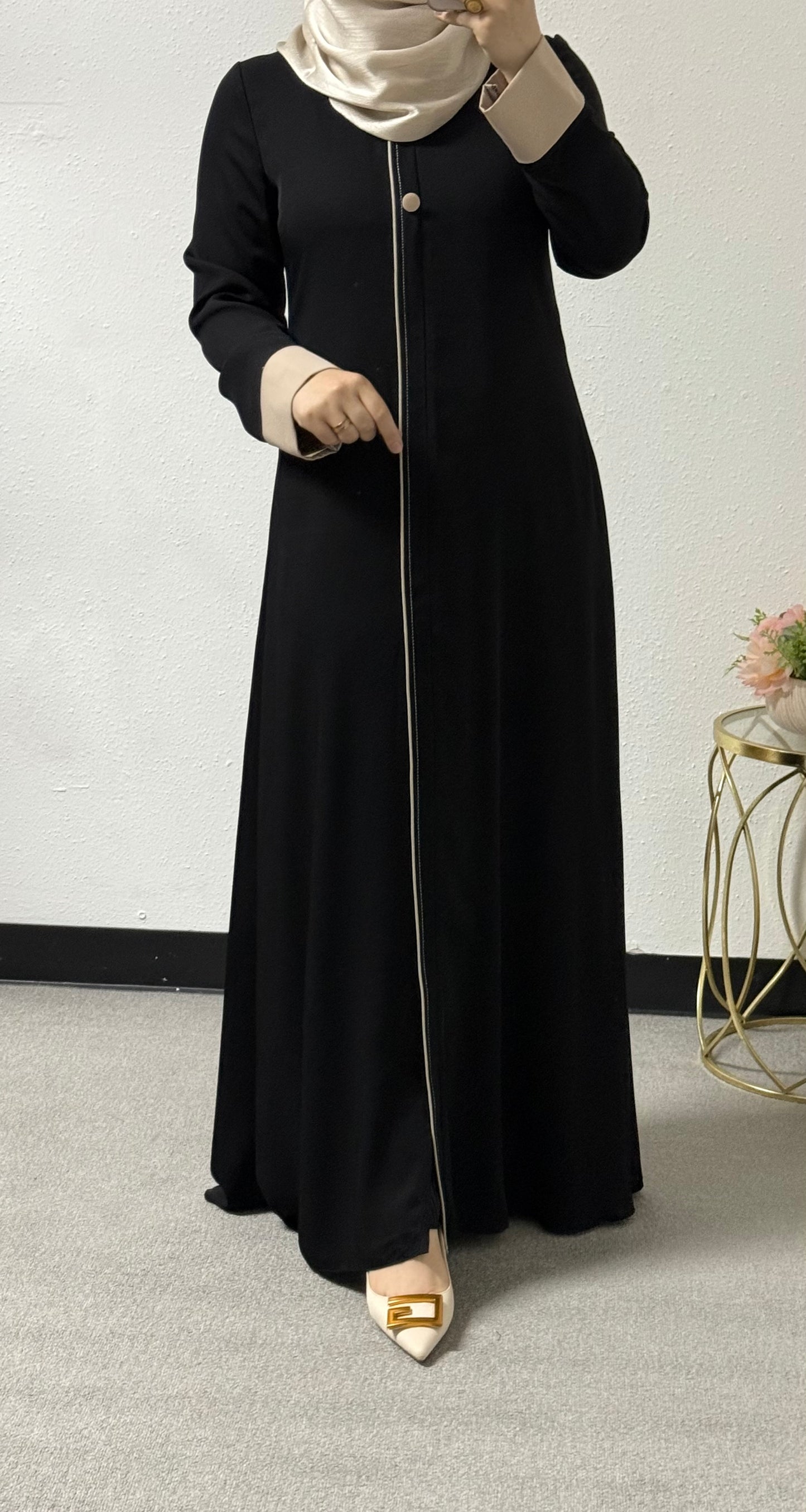 Three button abaya