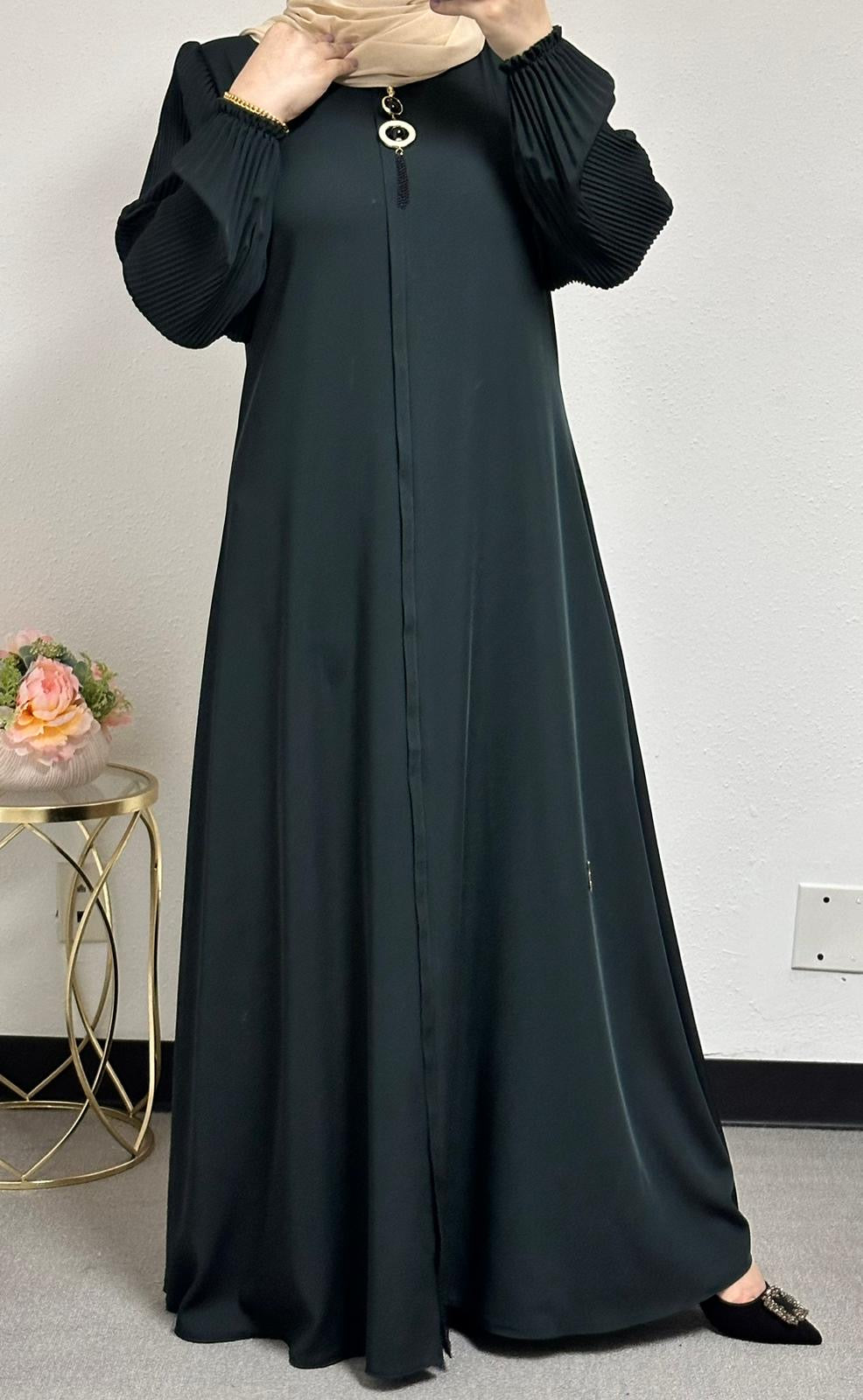 Basic Abaya (Pleated Sleeves)