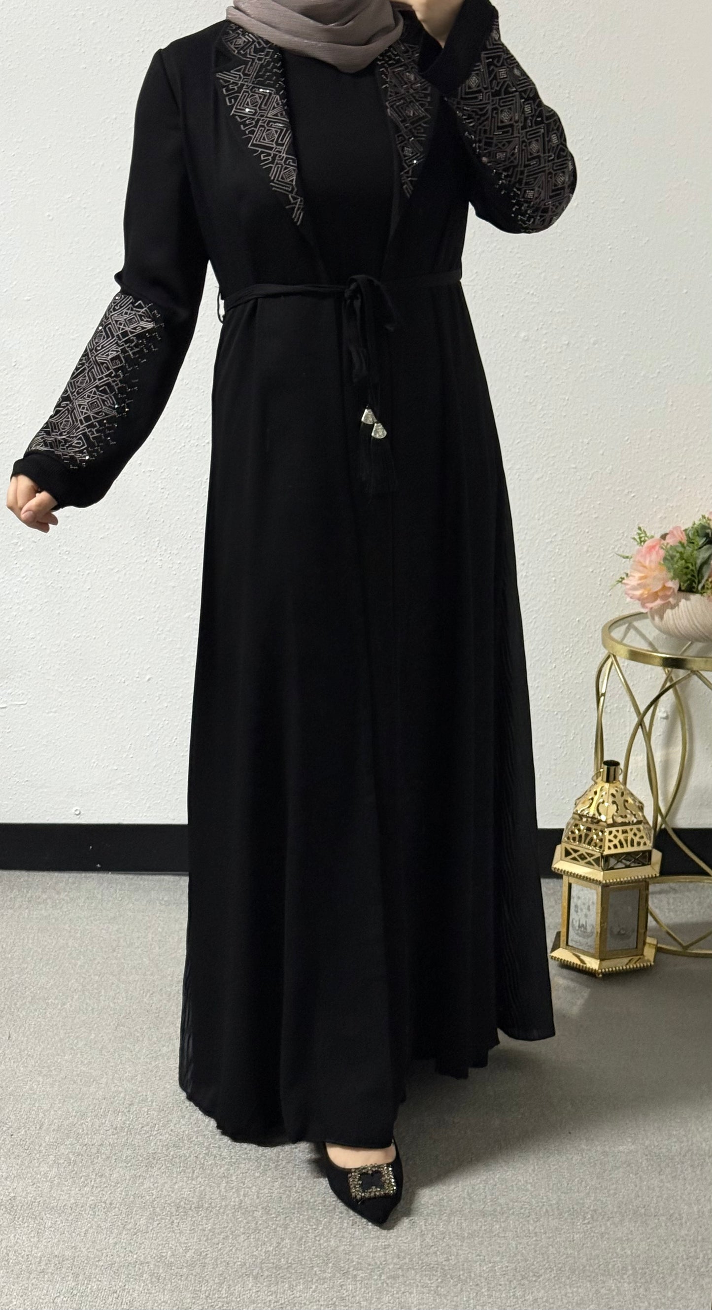 Collared two-piece abaya