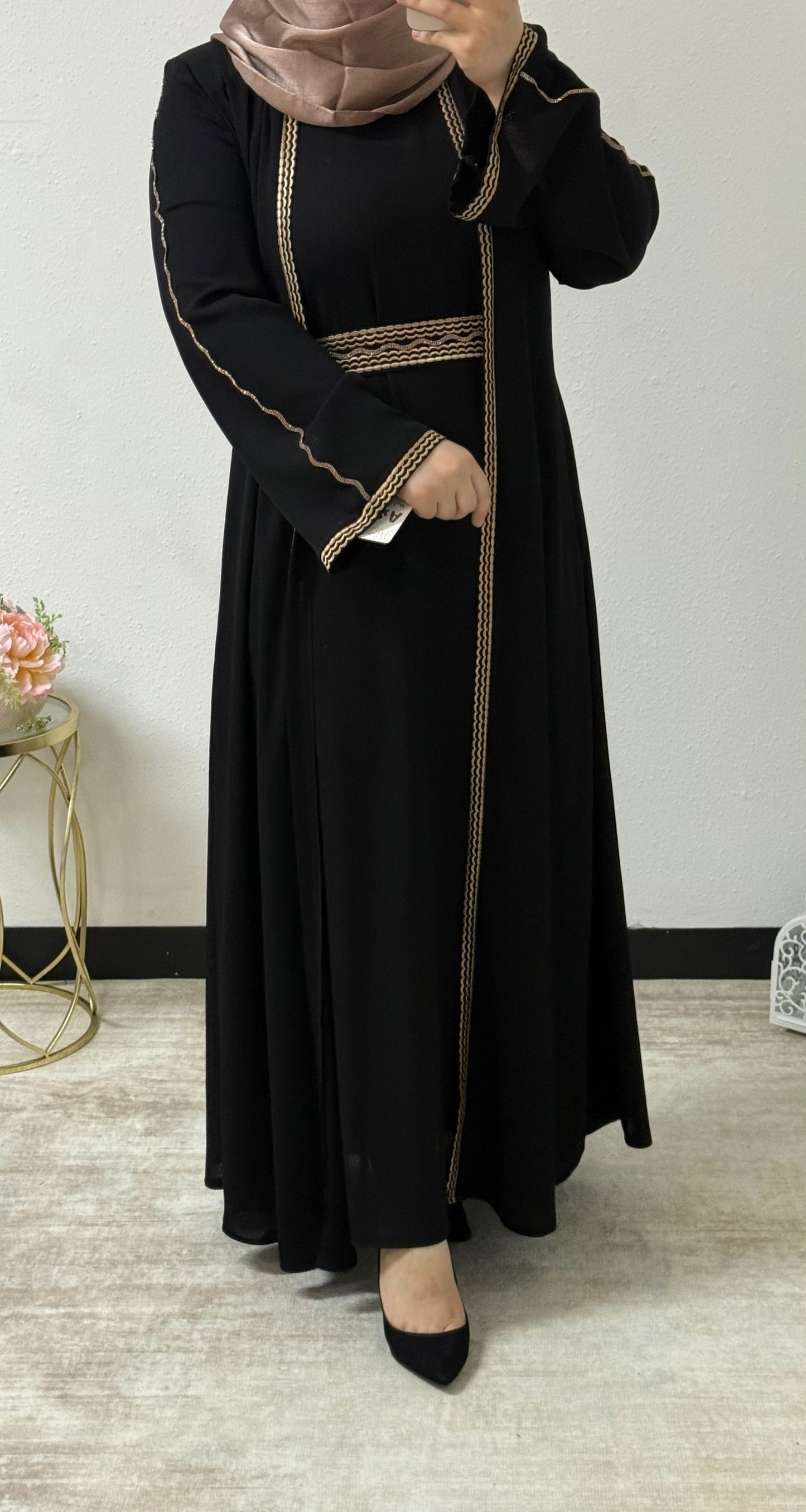 Embroidered Scallop Detail Abaya