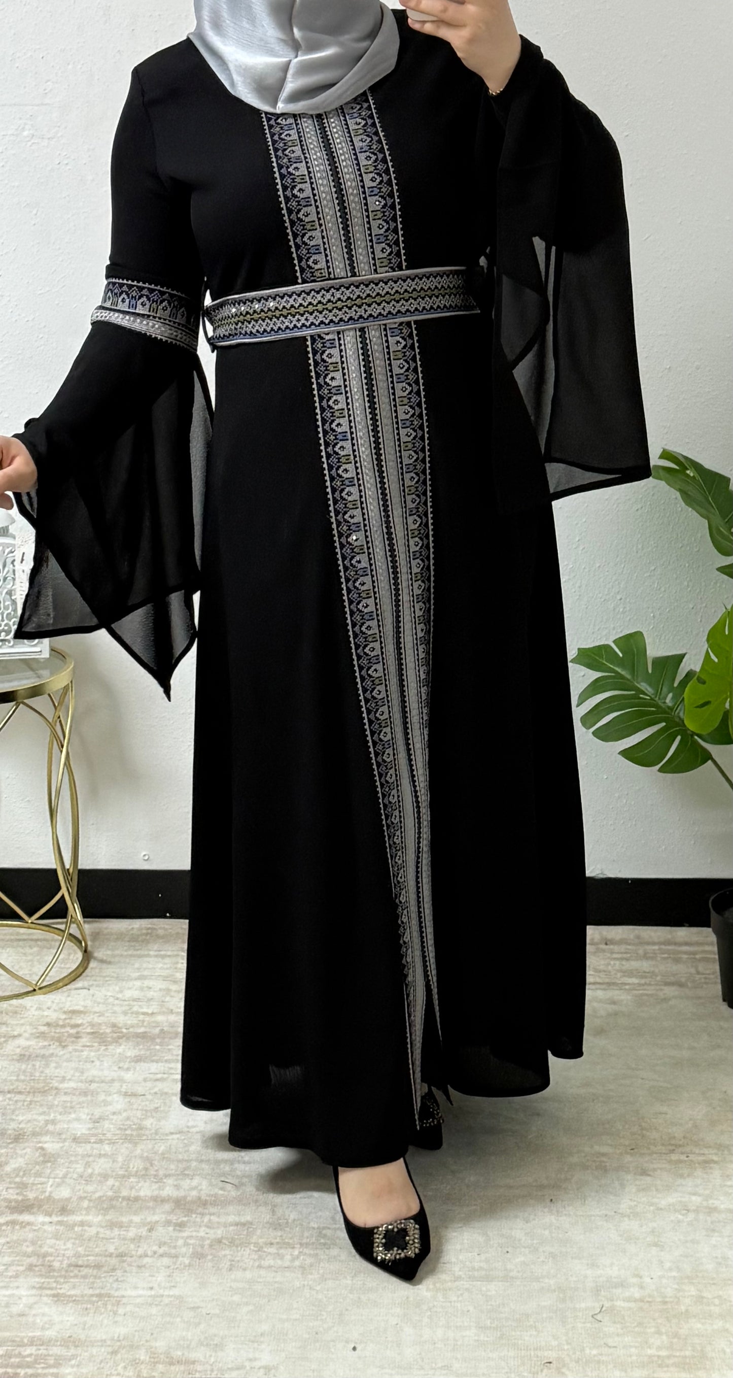 Chic Embroidered Abaya