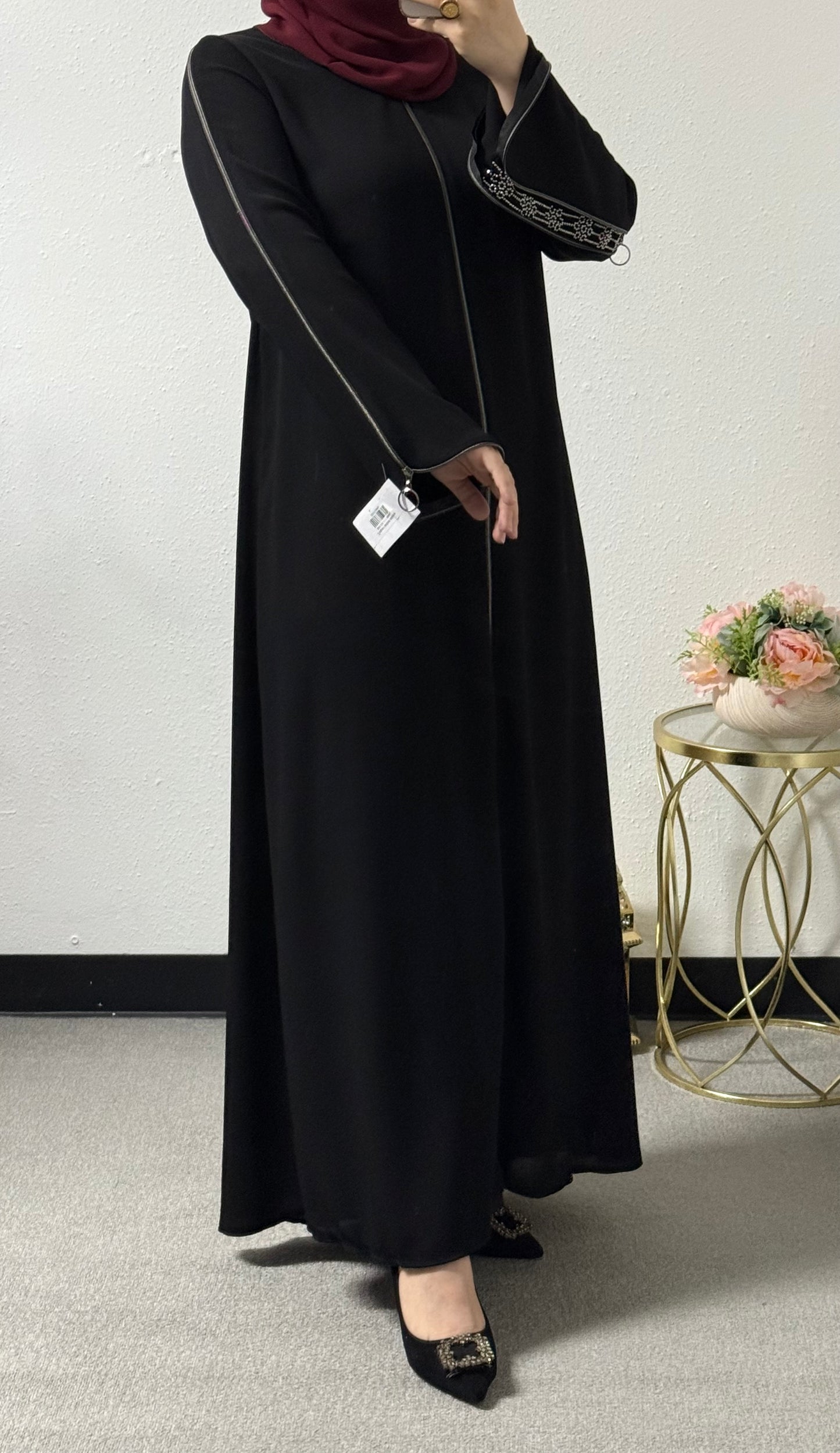 Zipper detail abaya