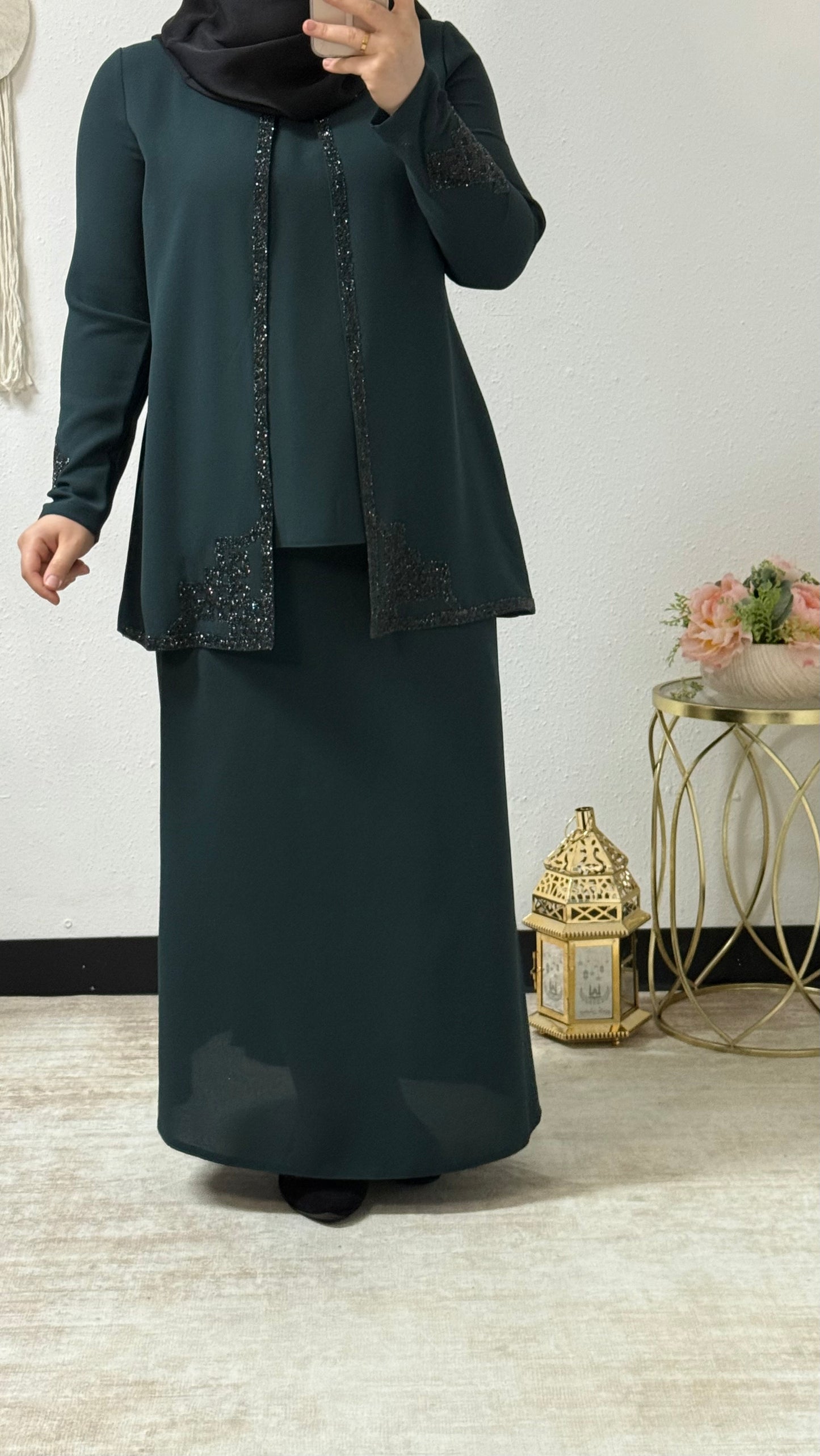 Chic embroidered set