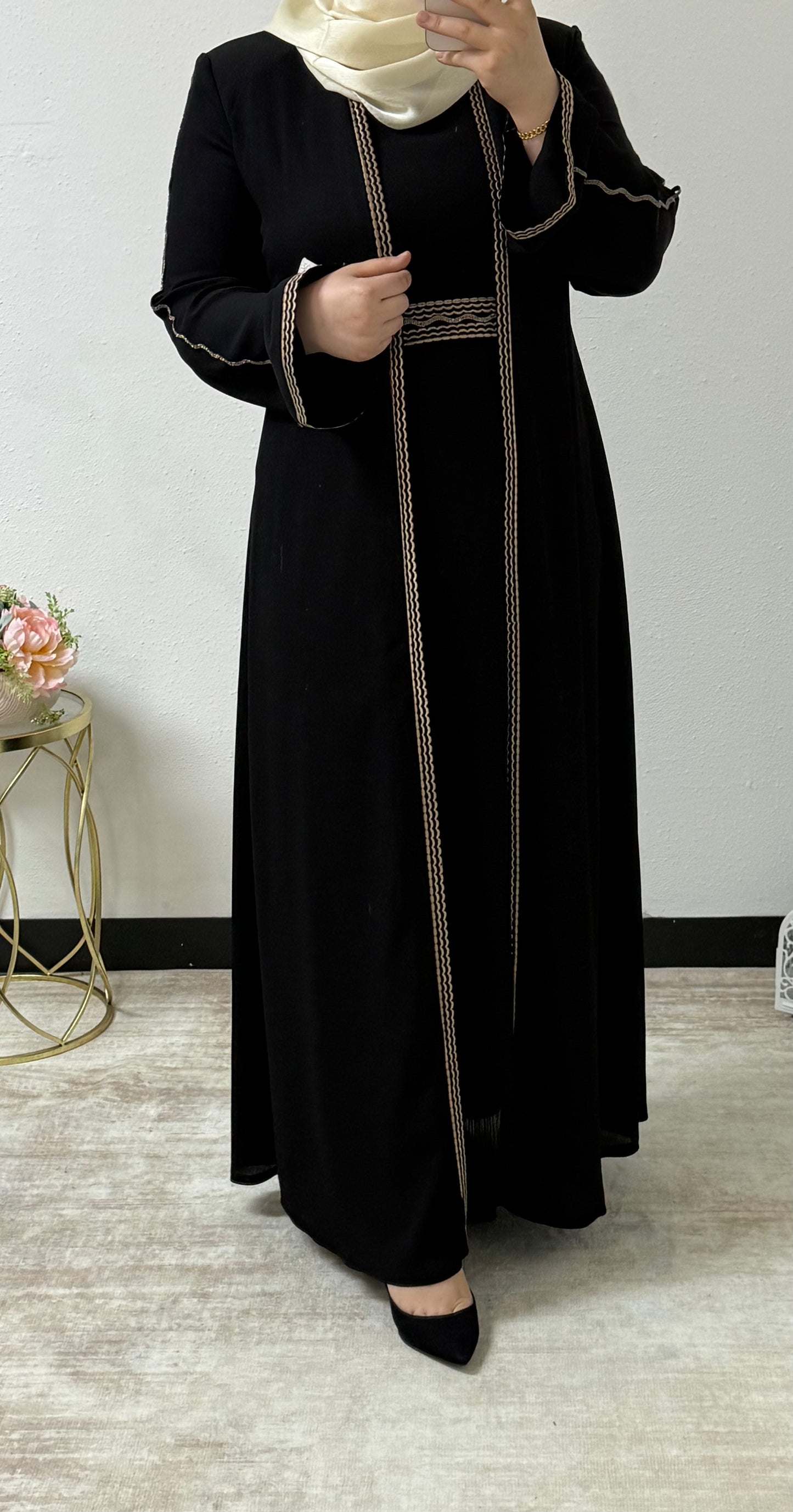 Embroidered Scallop Detail Abaya
