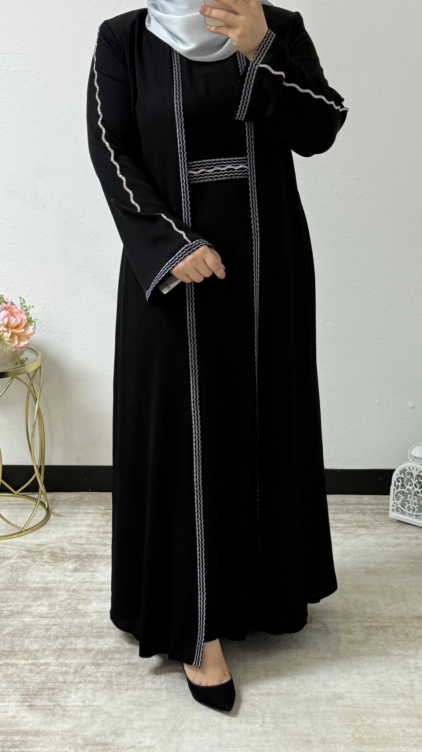 Embroidered Scallop Detail Abaya