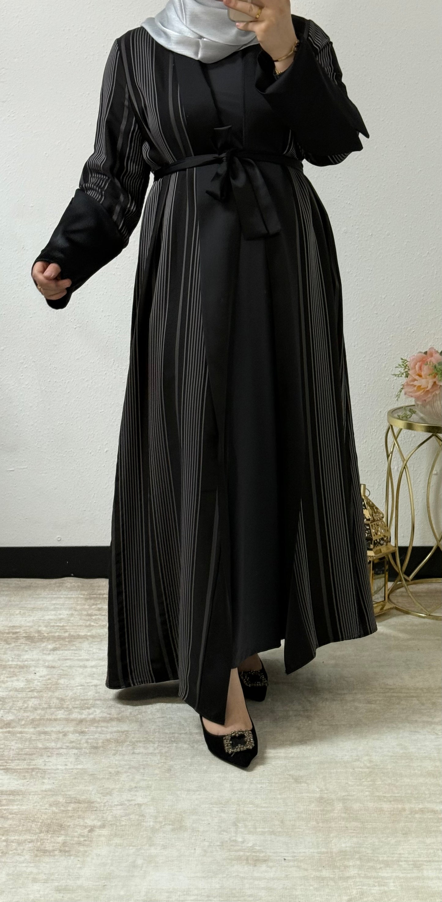 Open line detail abaya
