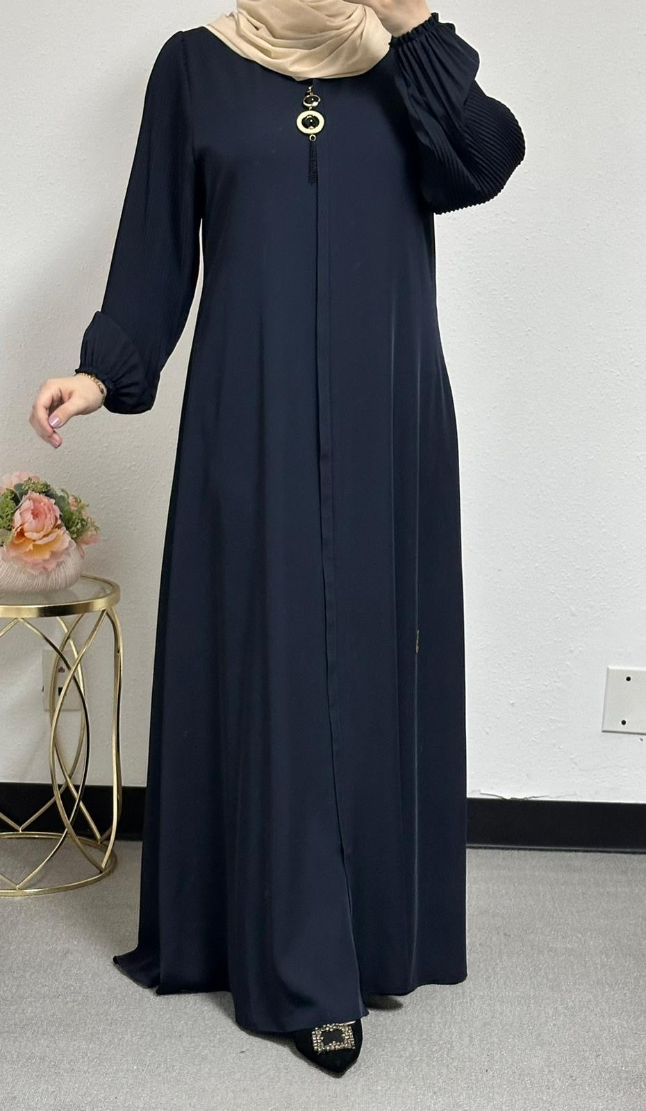 Basic Abaya (Pleated Sleeves)