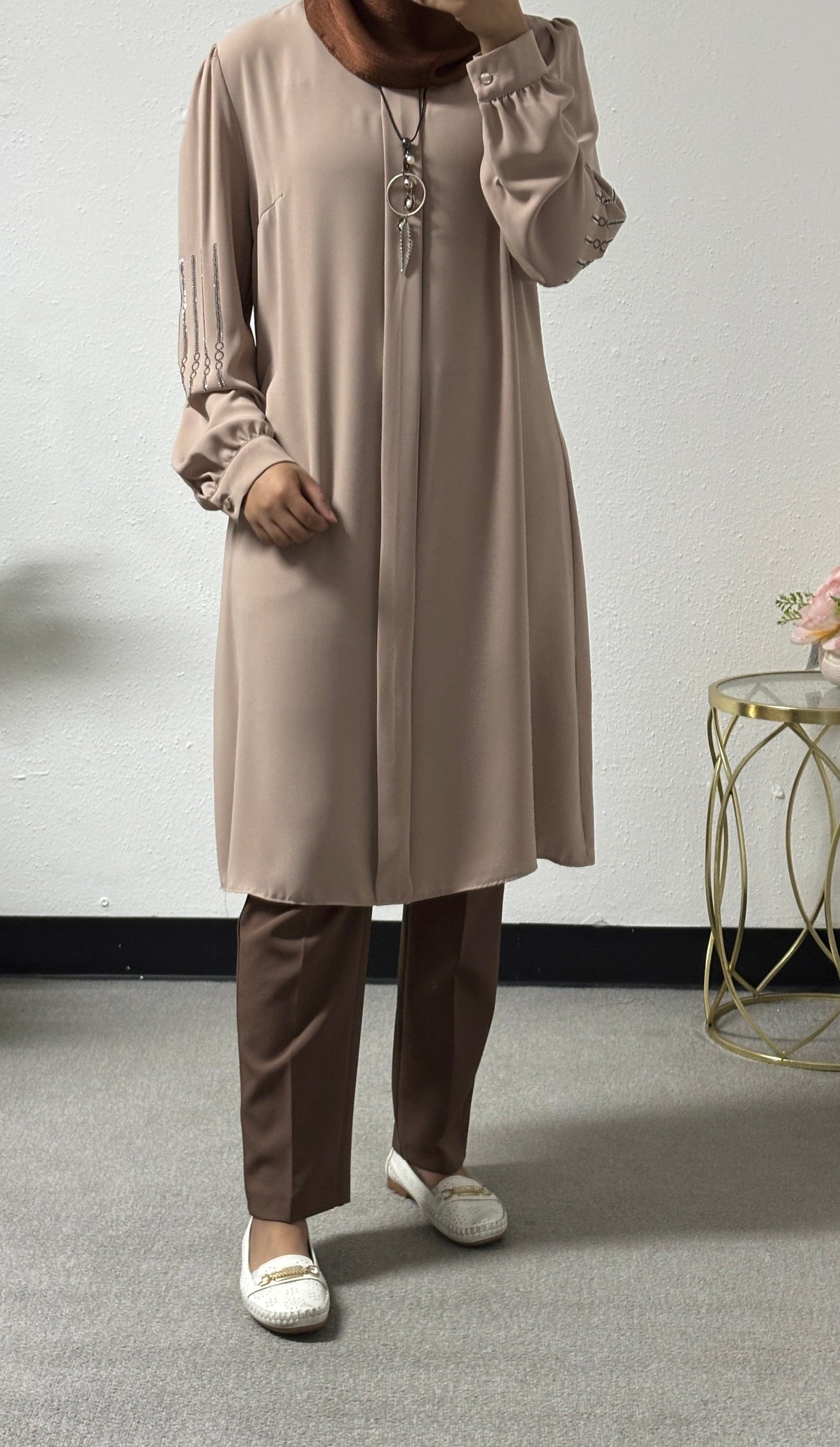Long shirt w/ beaded sleeve