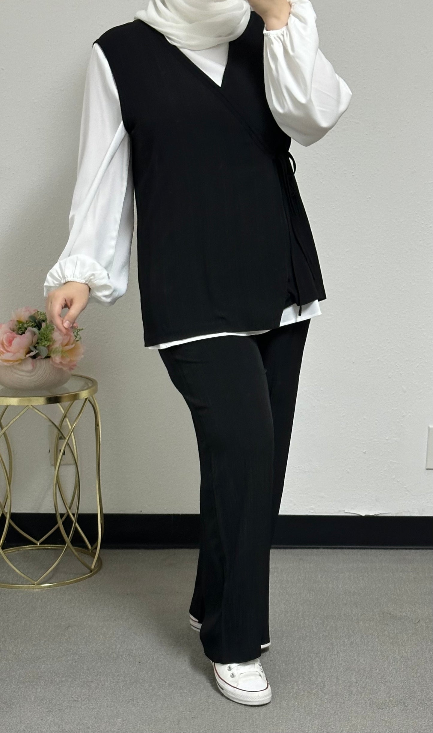 Three-piece set including a white inner shirt, jacket, and pants