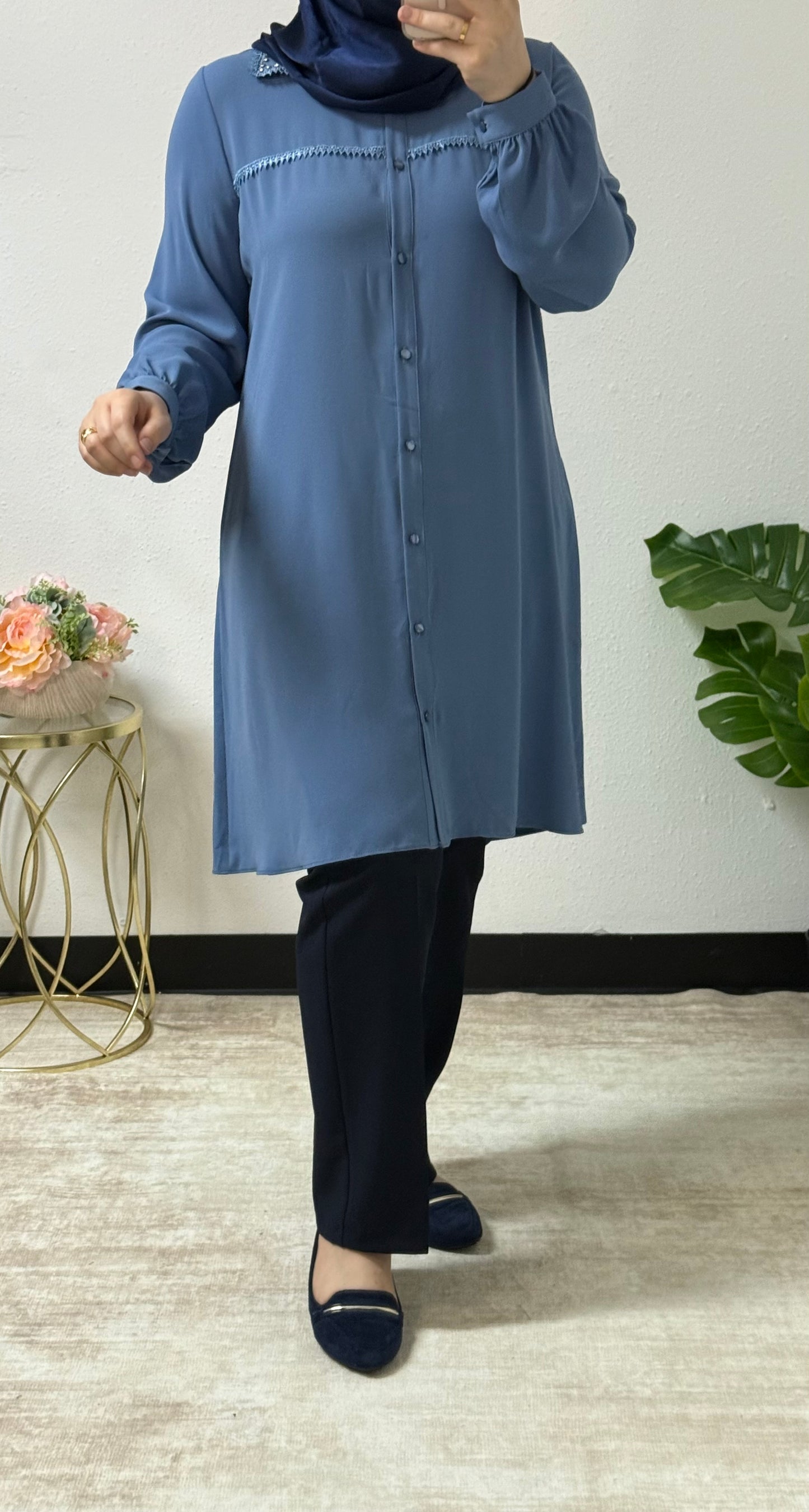Elegant lace detail shirt