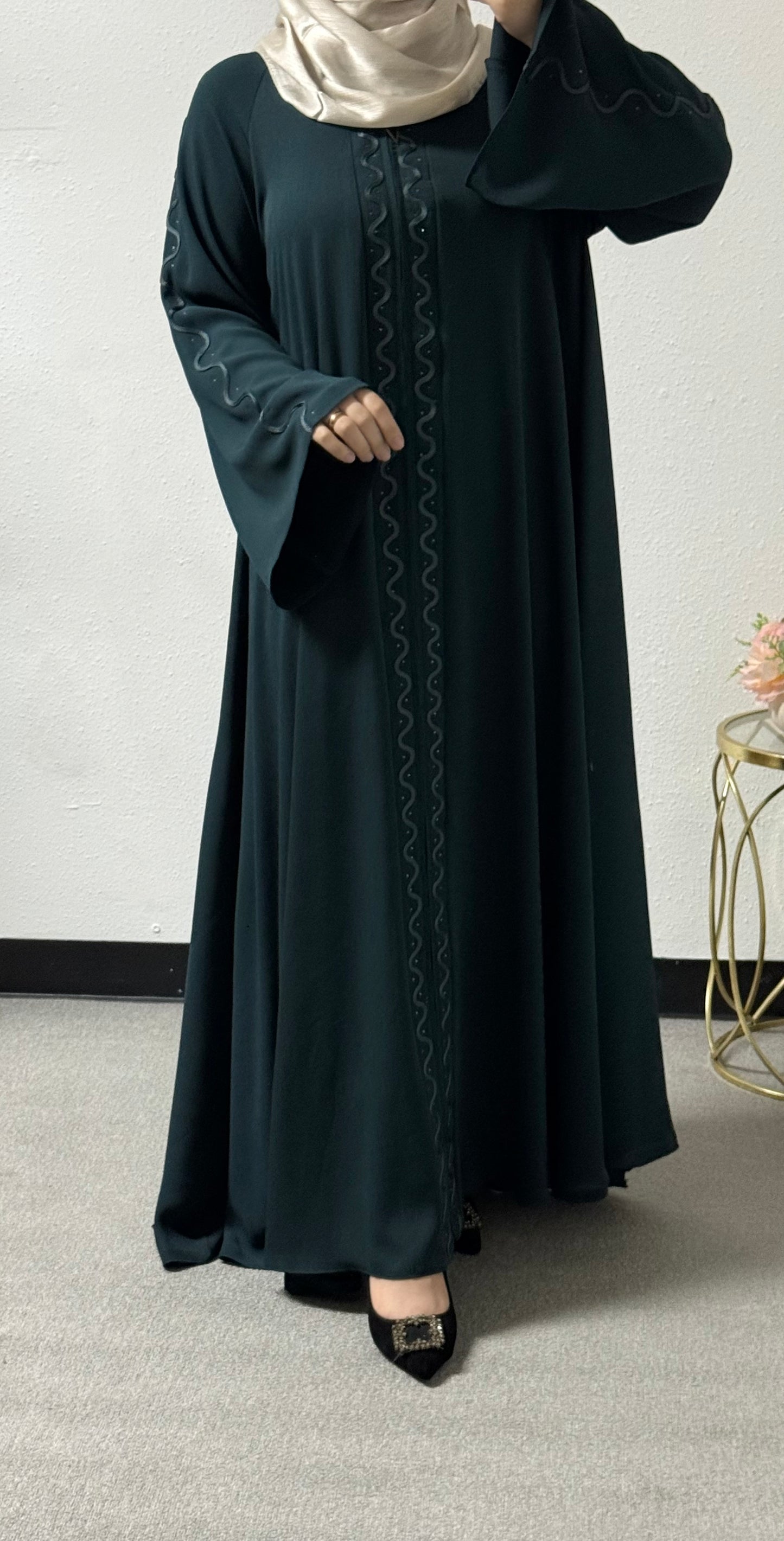 Wave embroidered abaya