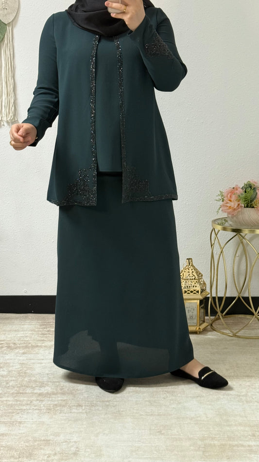 Chic embroidered set