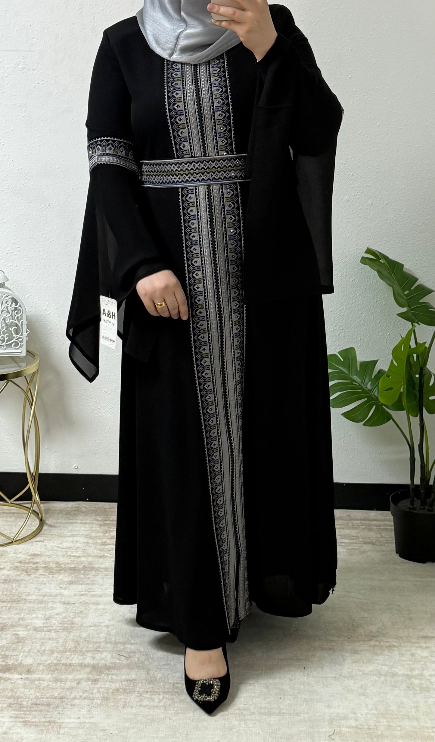 Chic Embroidered Abaya
