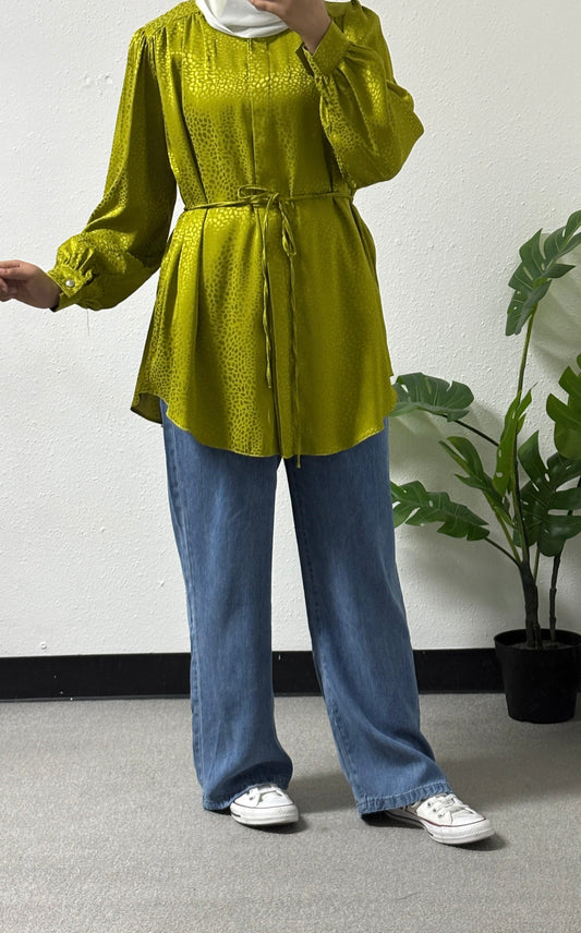 Elegant simple collared shirt