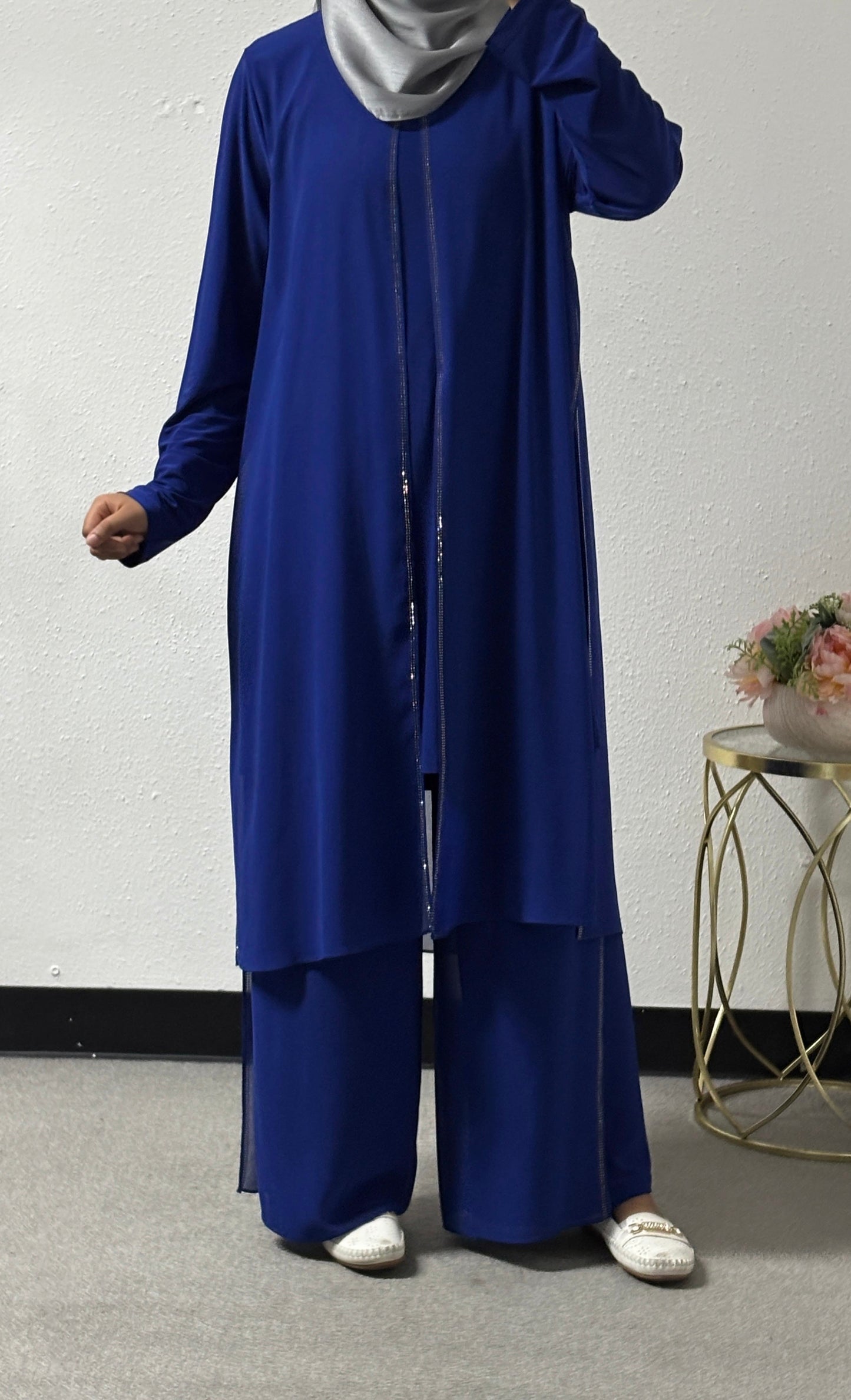 Two piece front slit set