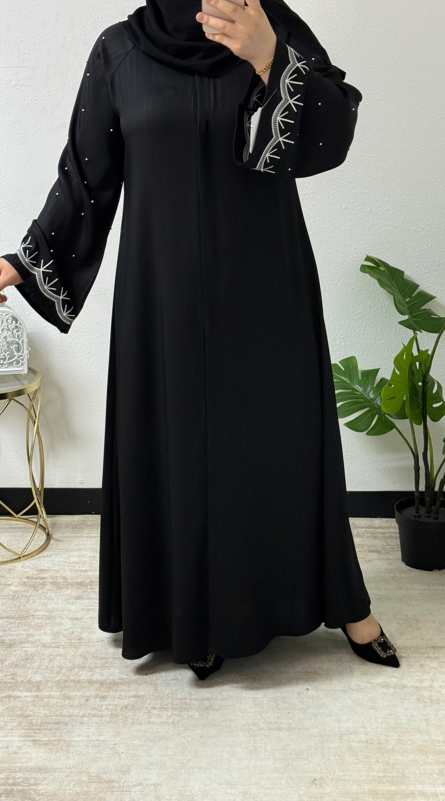 Elegant Petite Pearl Abaya