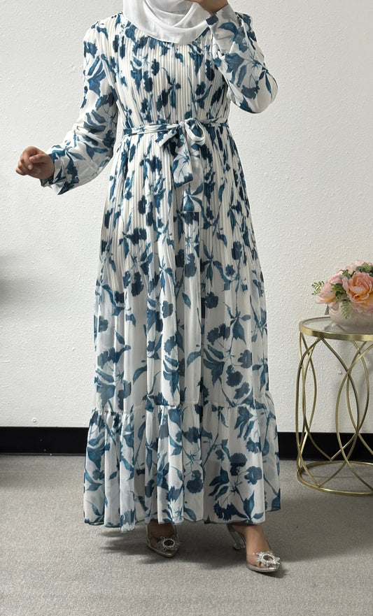Leaf detail pleated dress