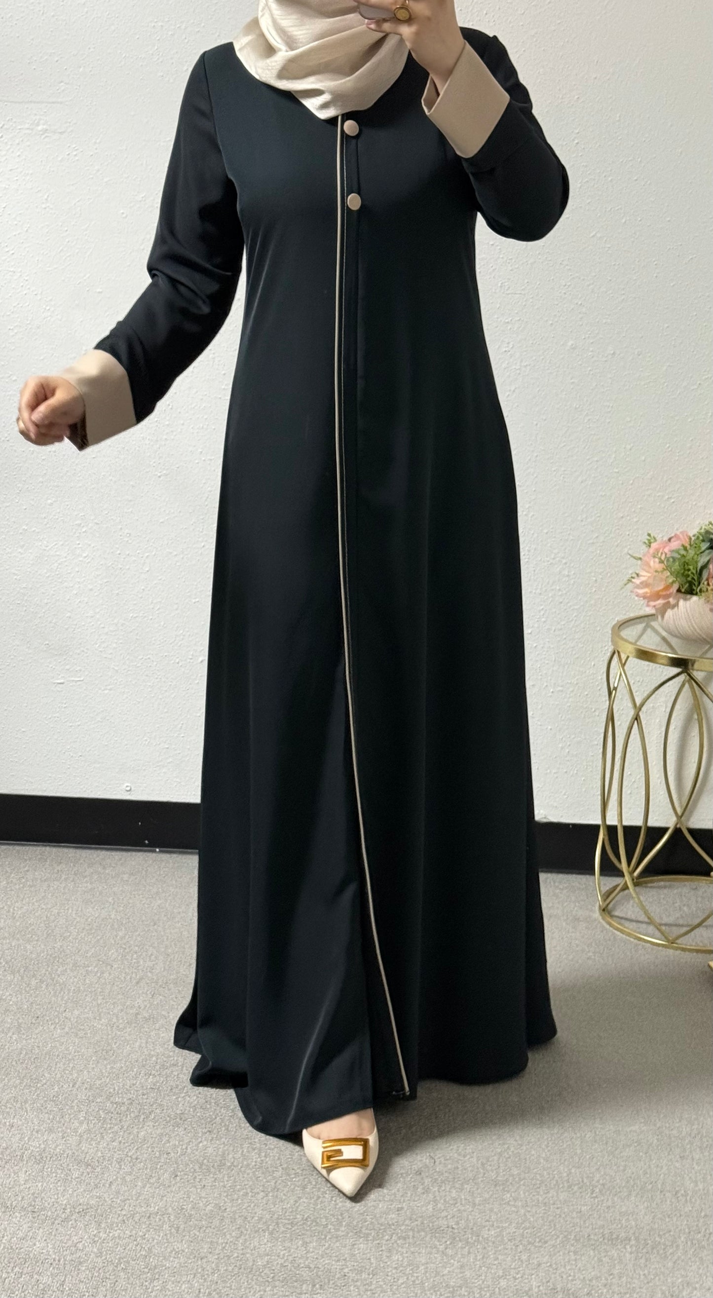 Three button abaya