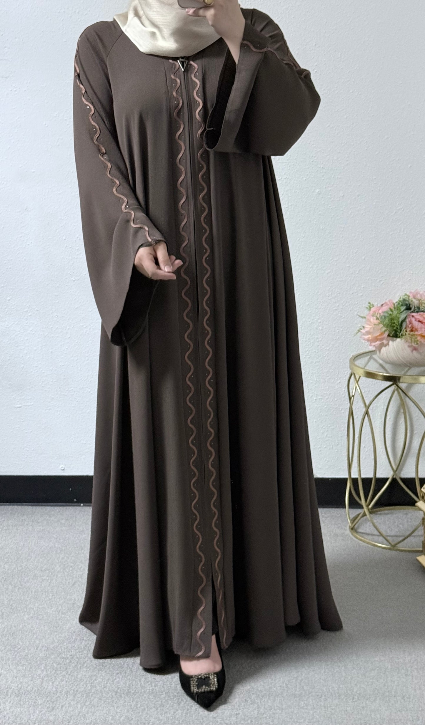 Wave embroidered abaya