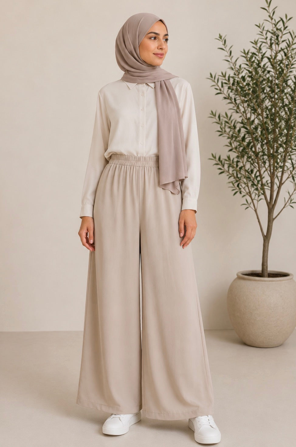 Modest loose pants with side pockets (length 41 inch / 105 cm)