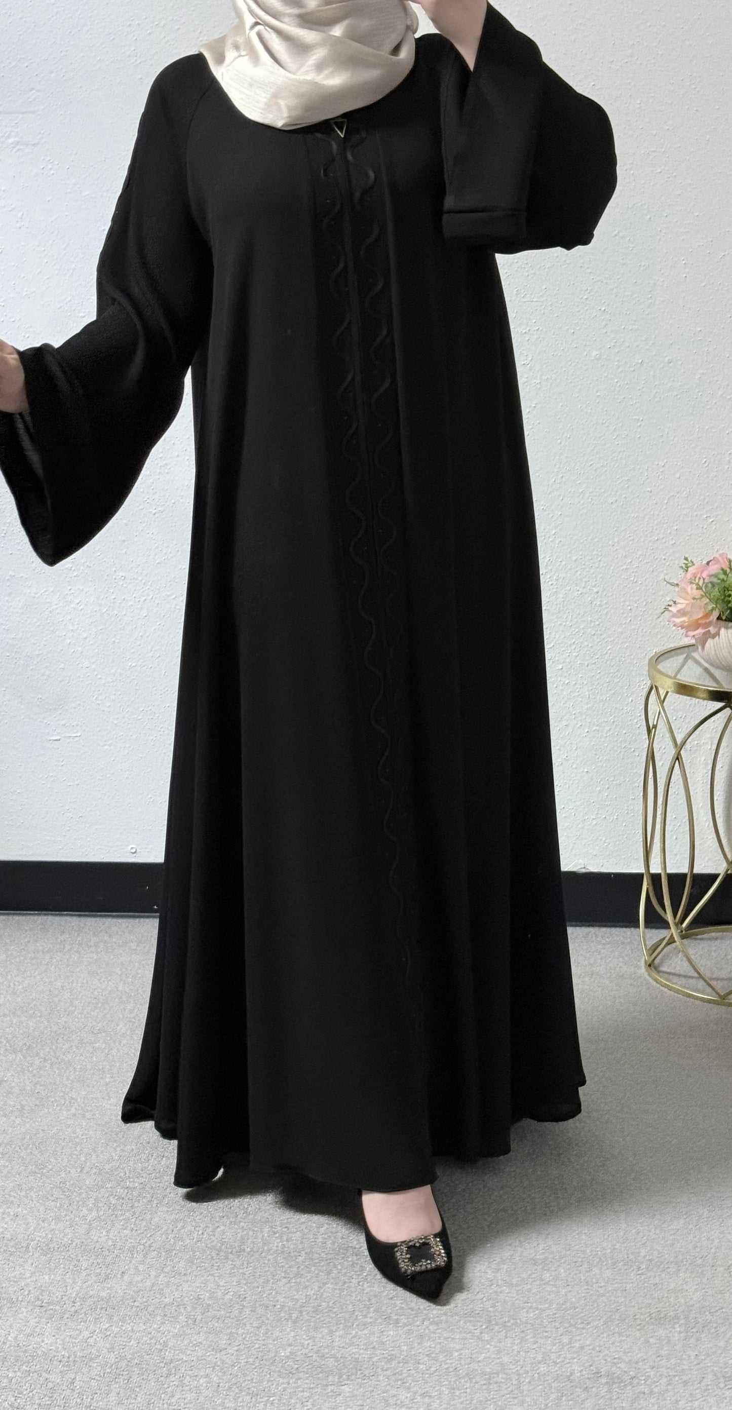 Wave embroidered abaya