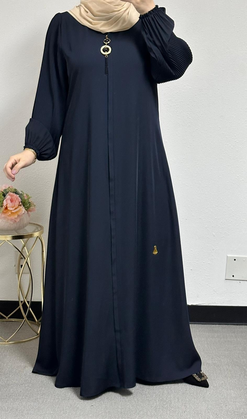 Basic Abaya (Pleated Sleeves)