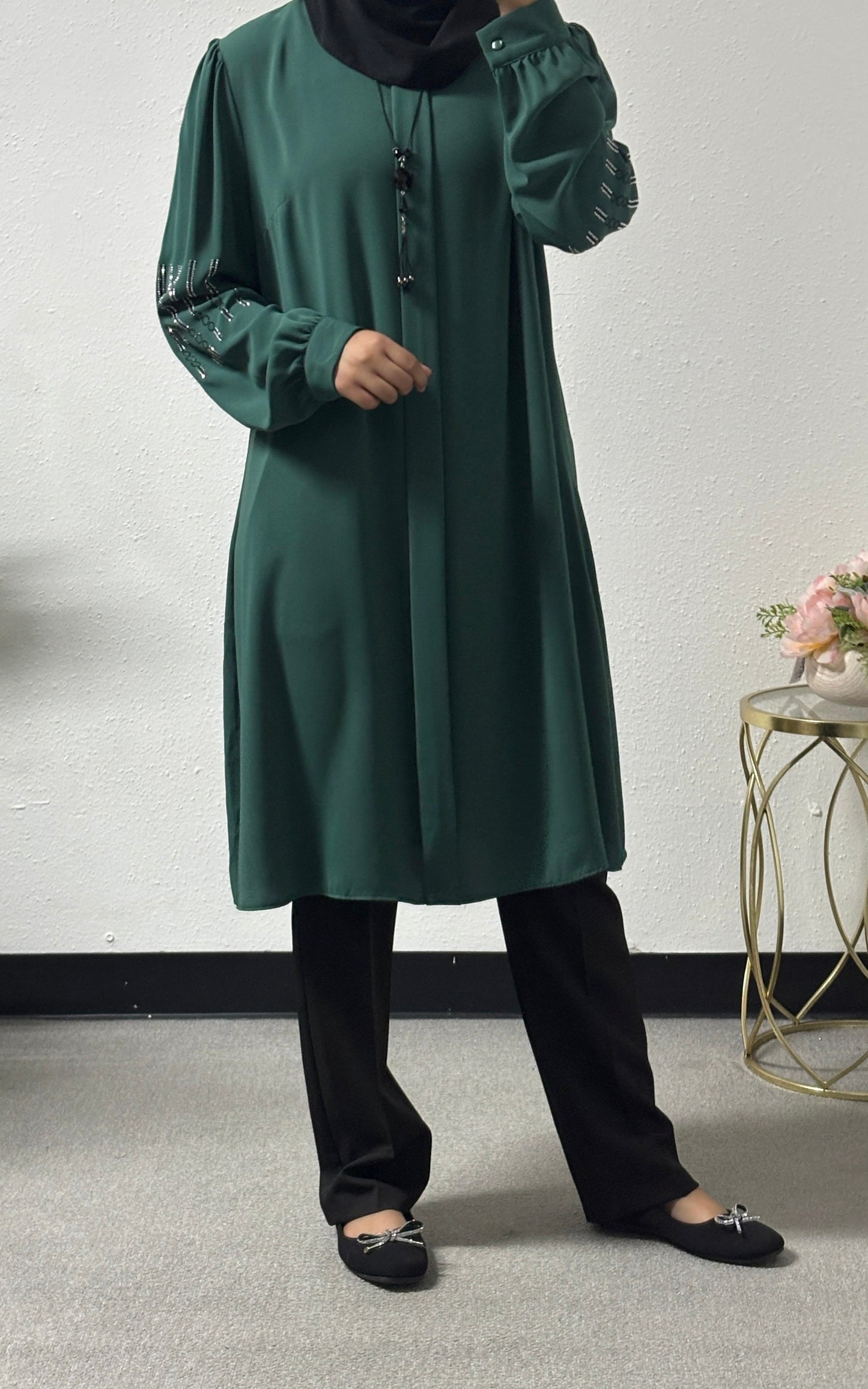 Long shirt w/ beaded sleeve