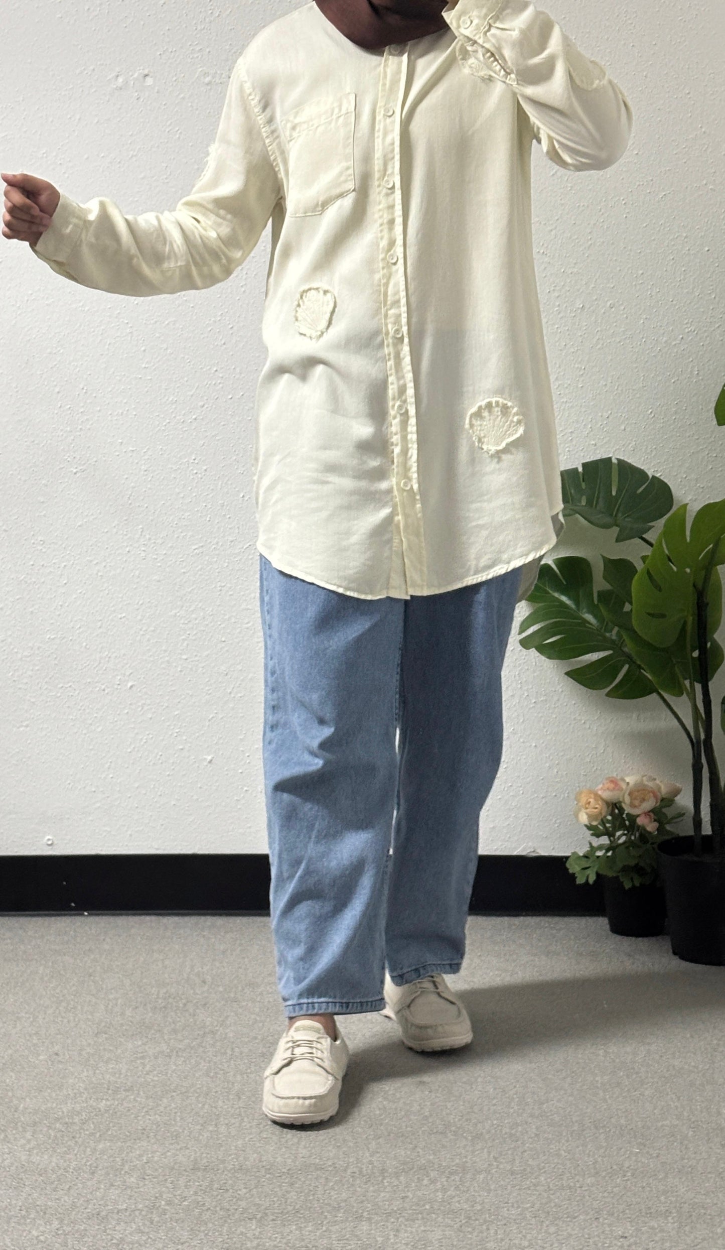 Shirt with shells details