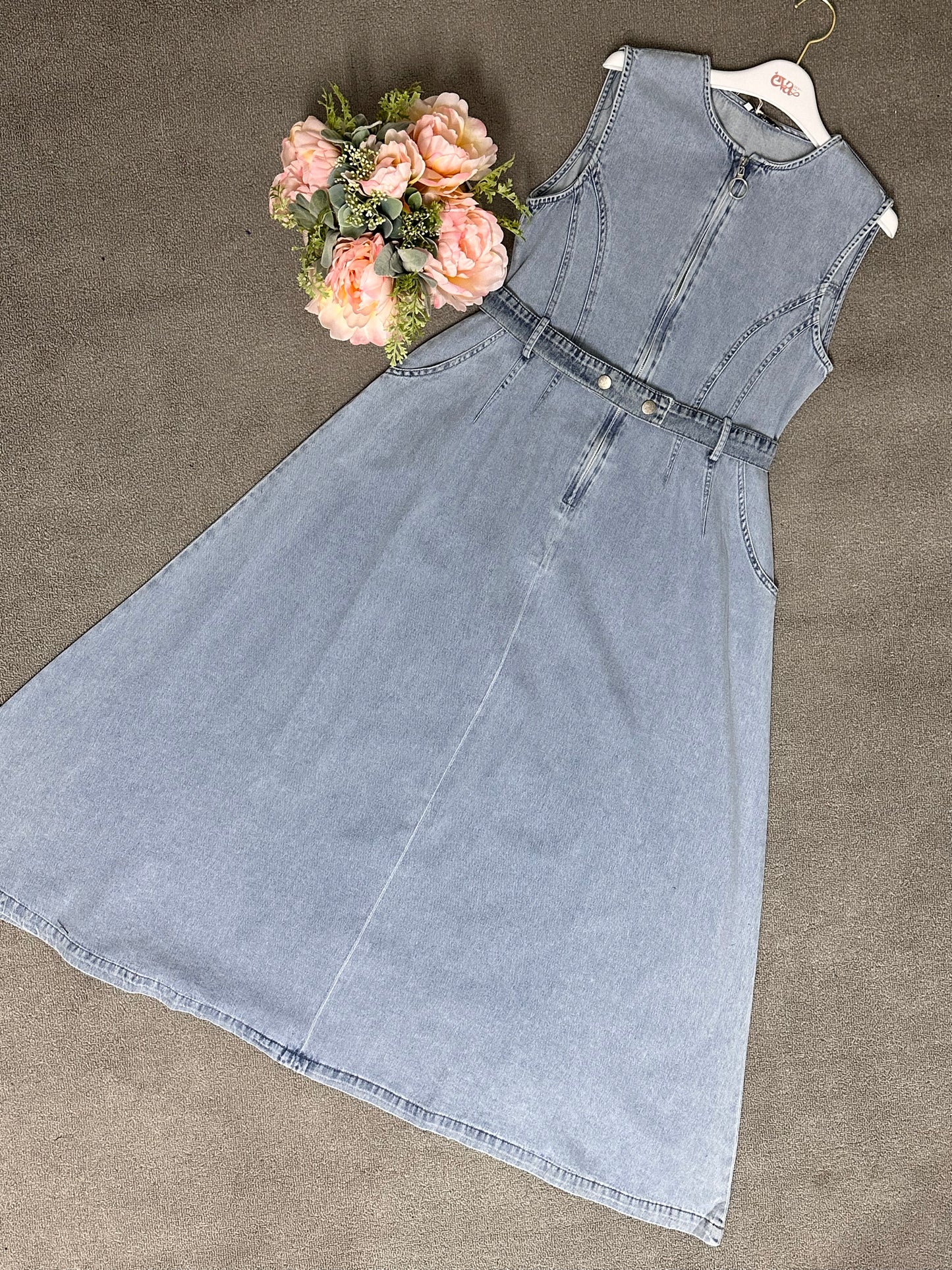 Sleeveless denim dress