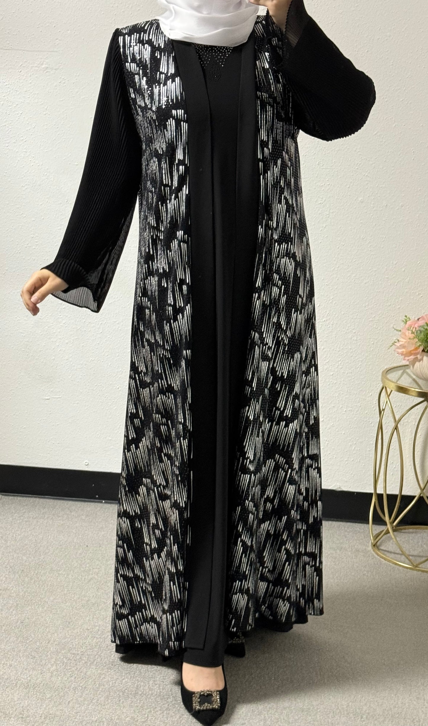 Two-piece pattern abaya set