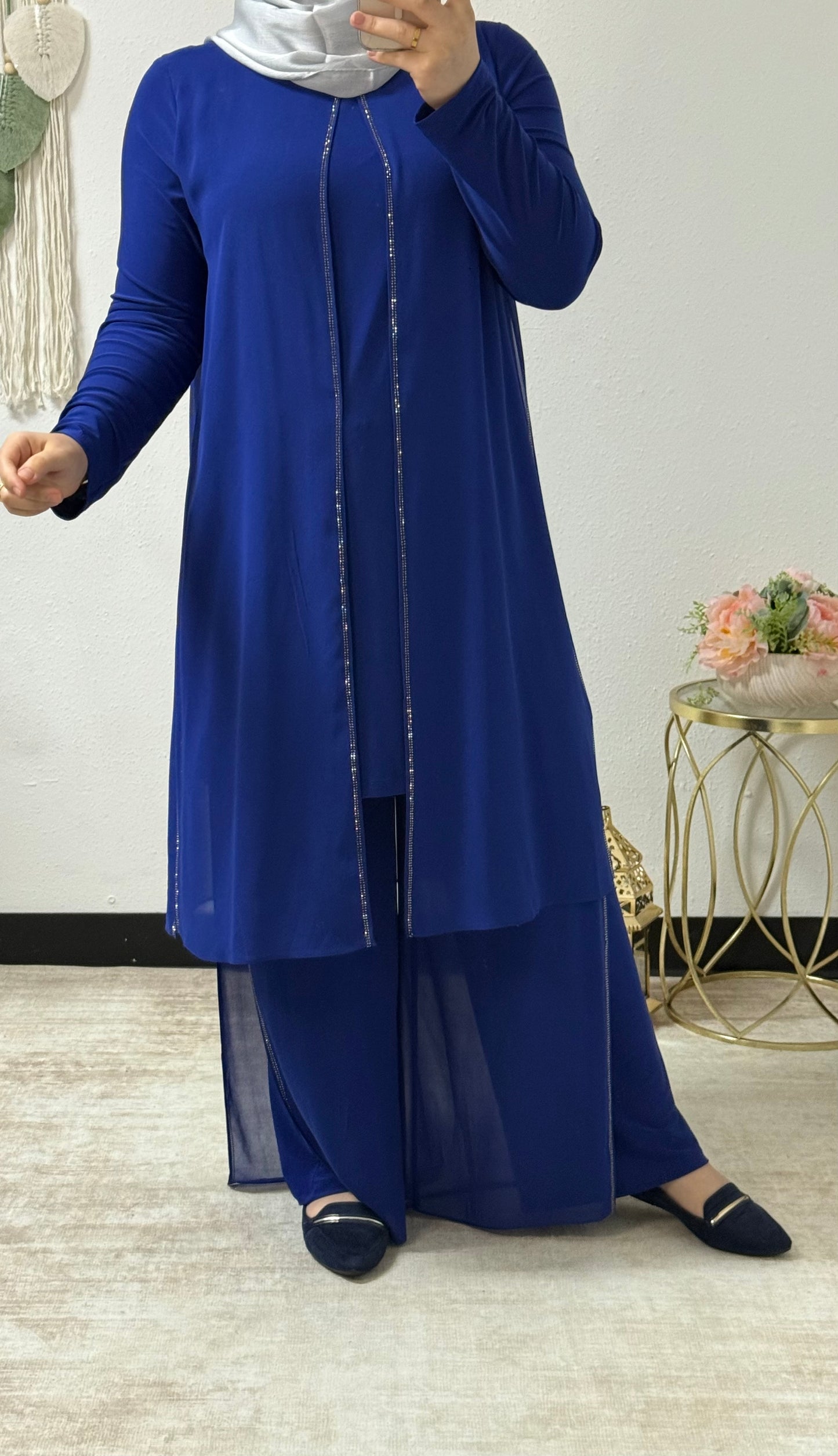 Two piece front slit set