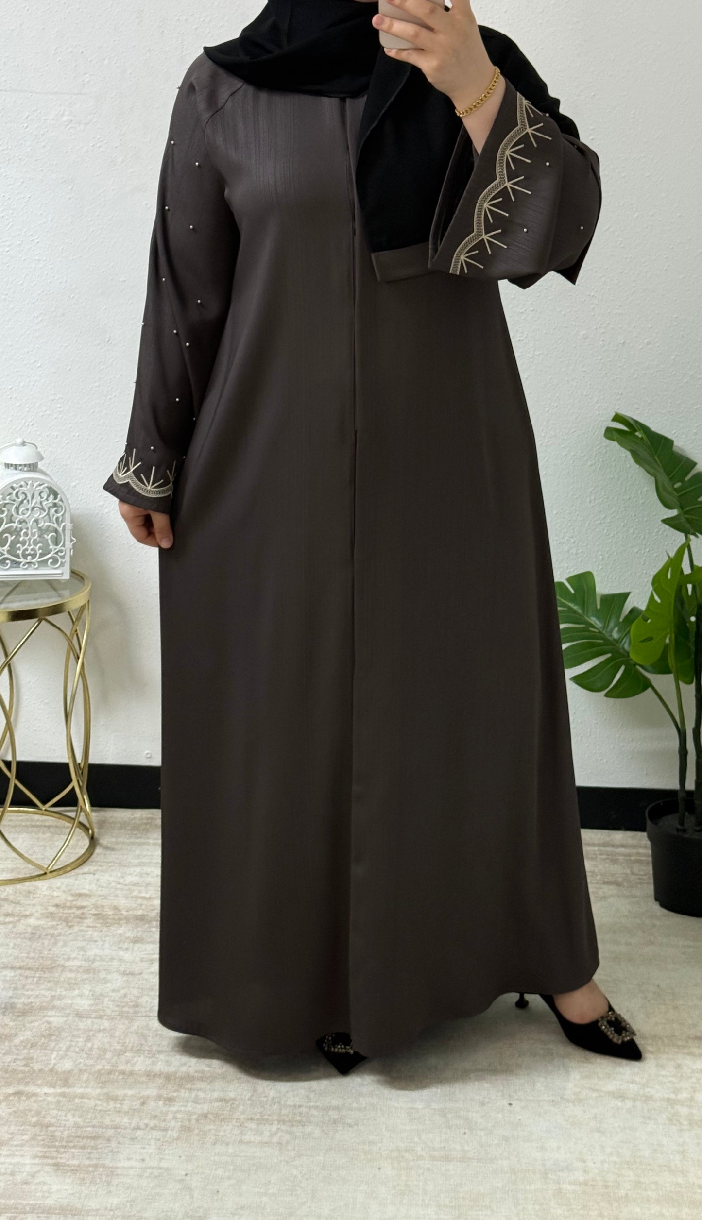 Elegant Petite Pearl Abaya