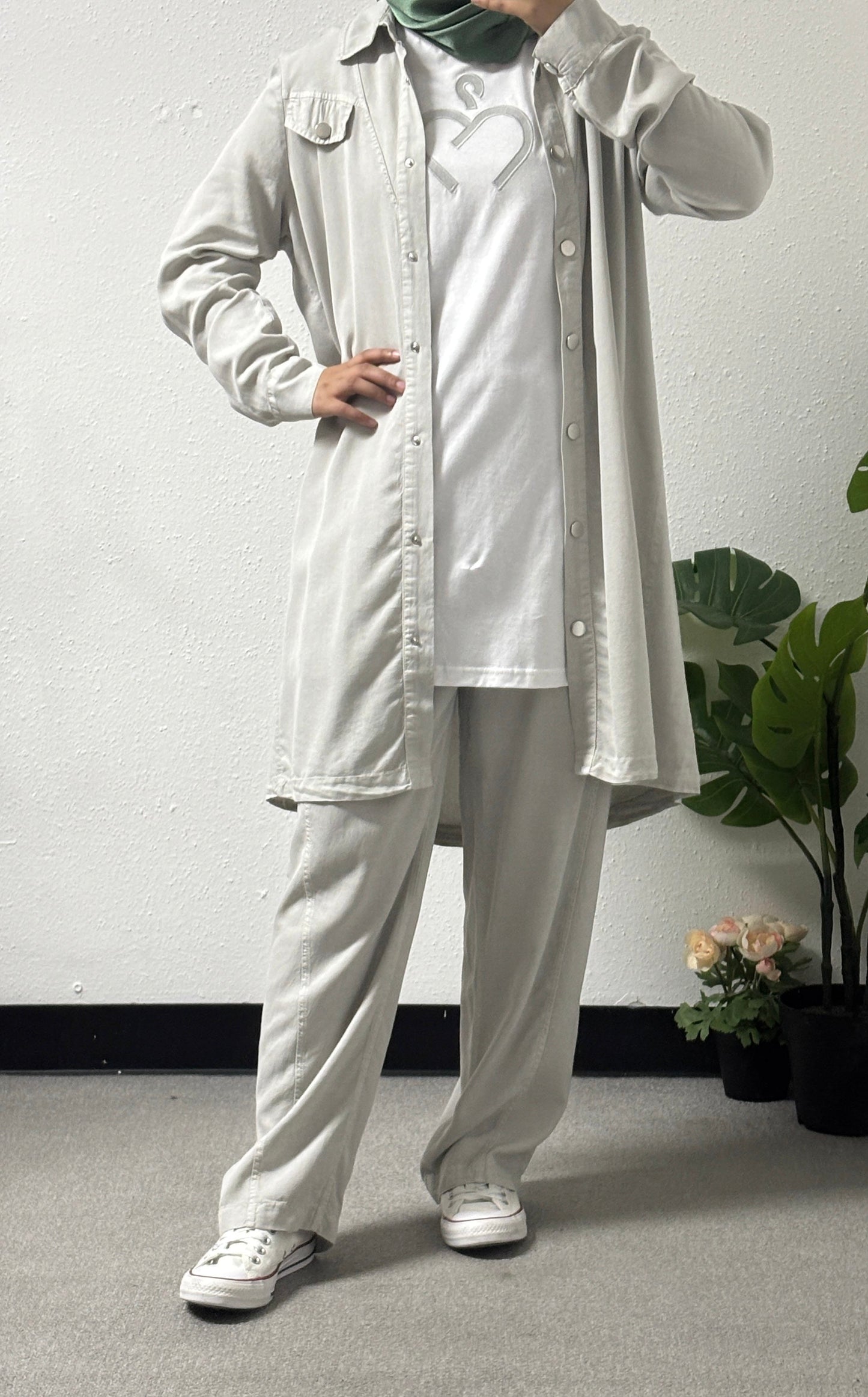 Three pieces button detail set
