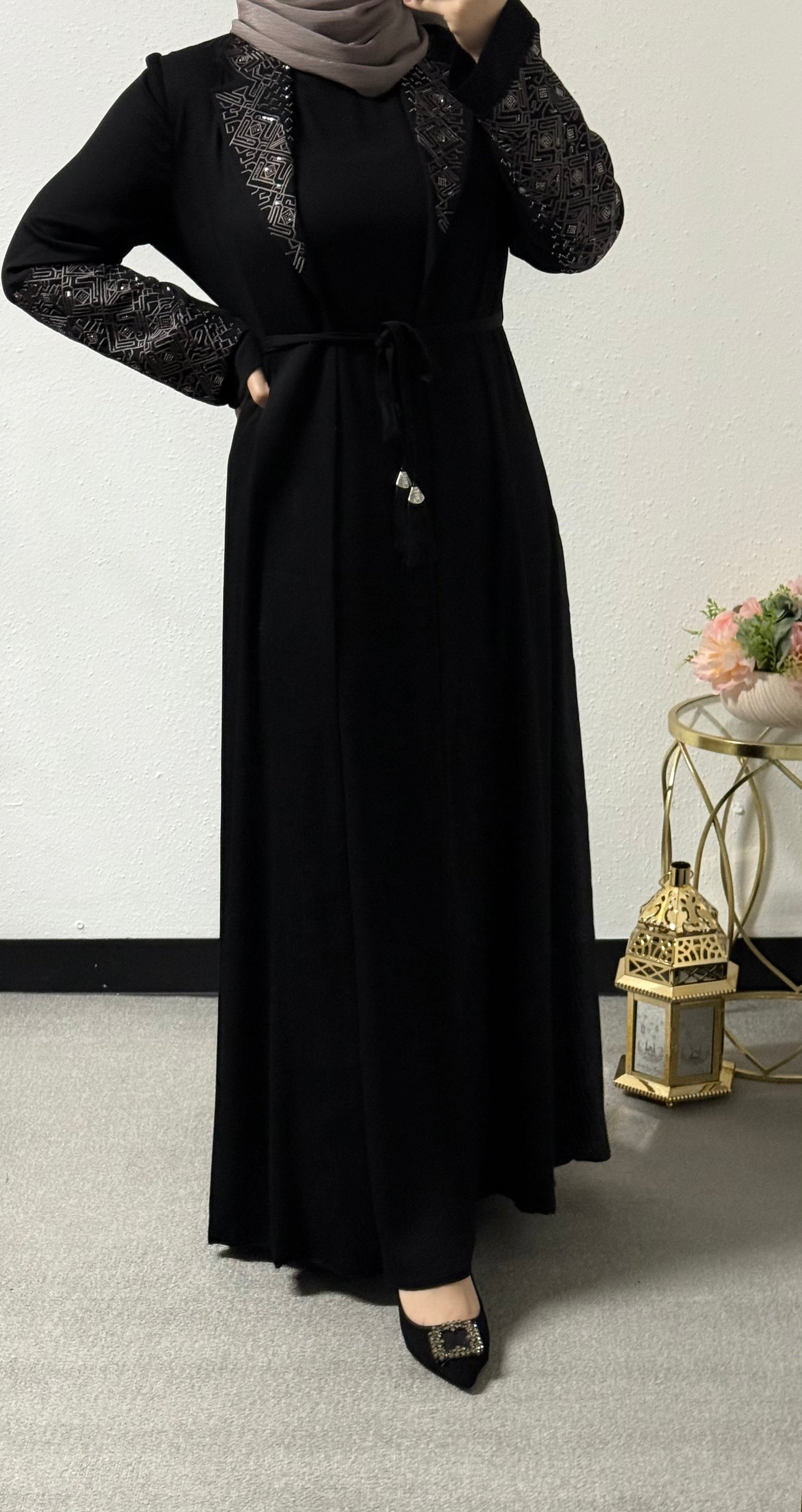 Collared two-piece abaya