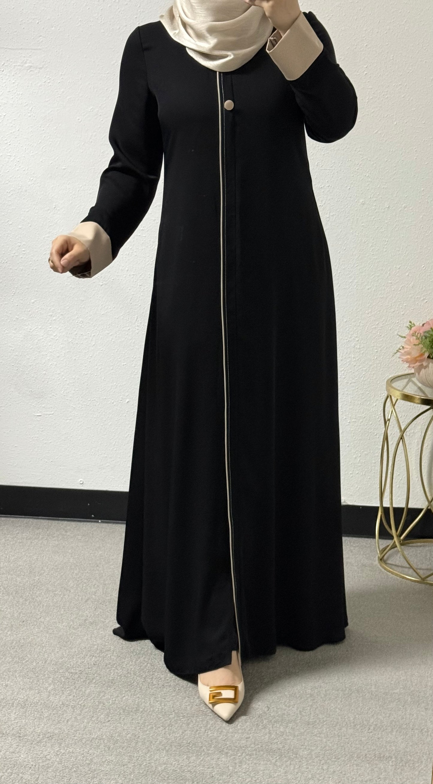 Three button abaya