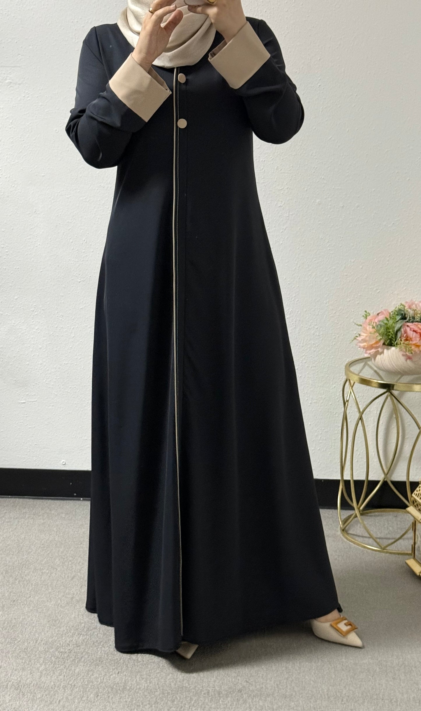 Three button abaya