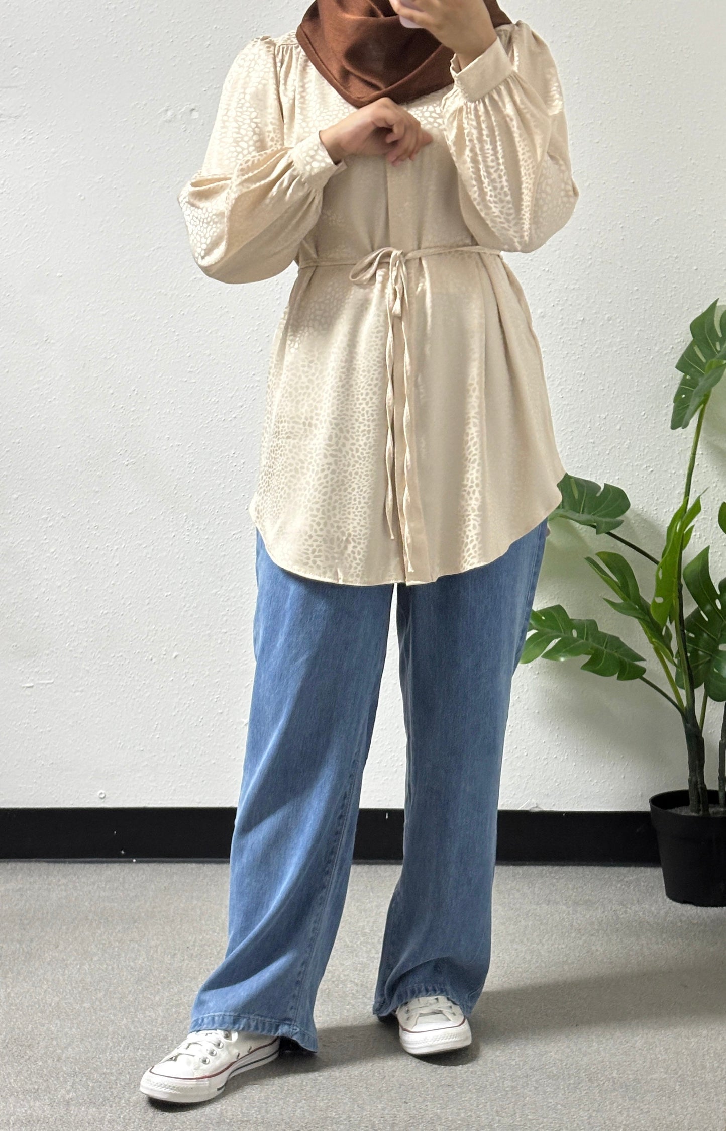Elegant simple collared shirt