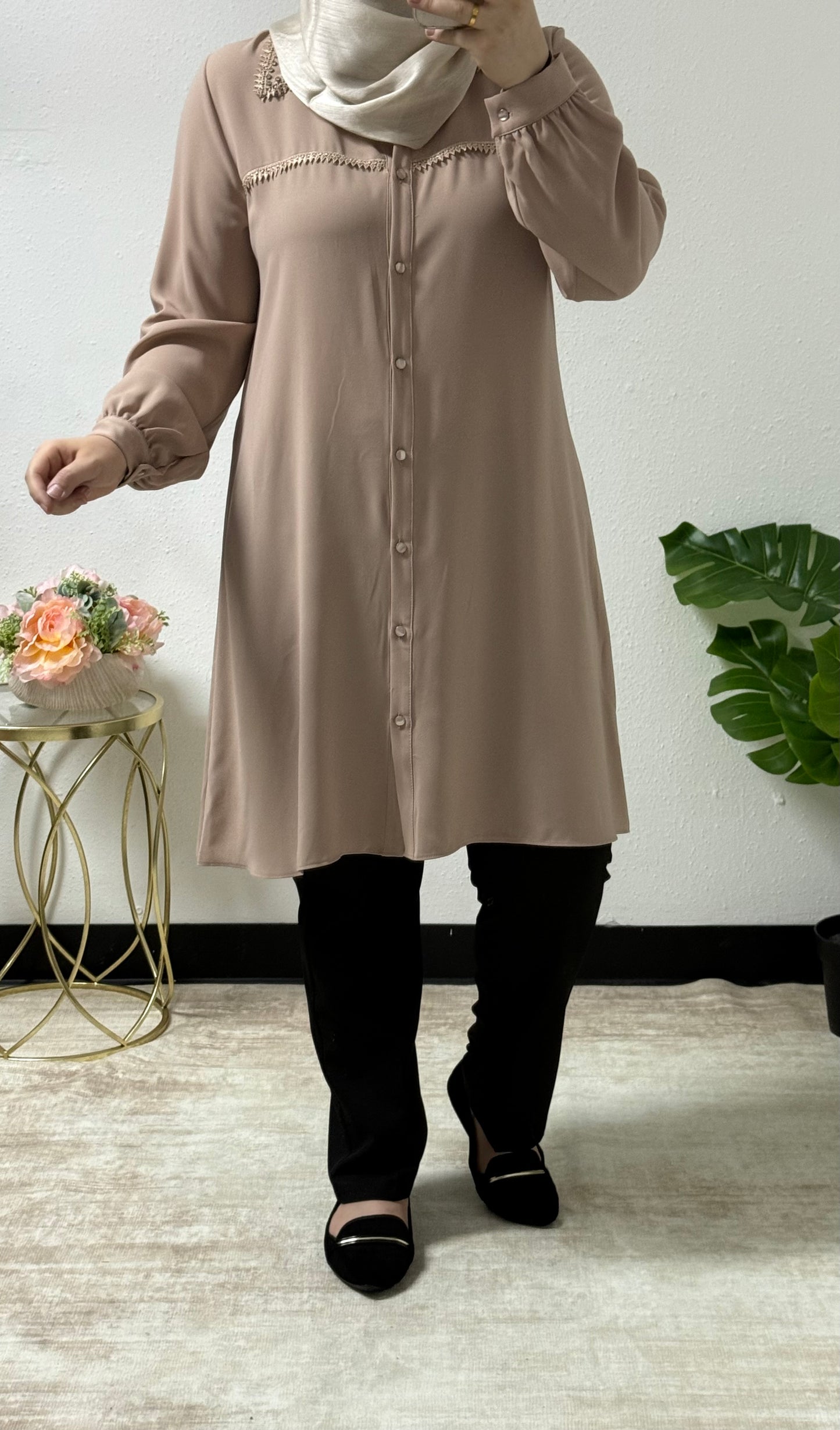 Elegant lace detail shirt