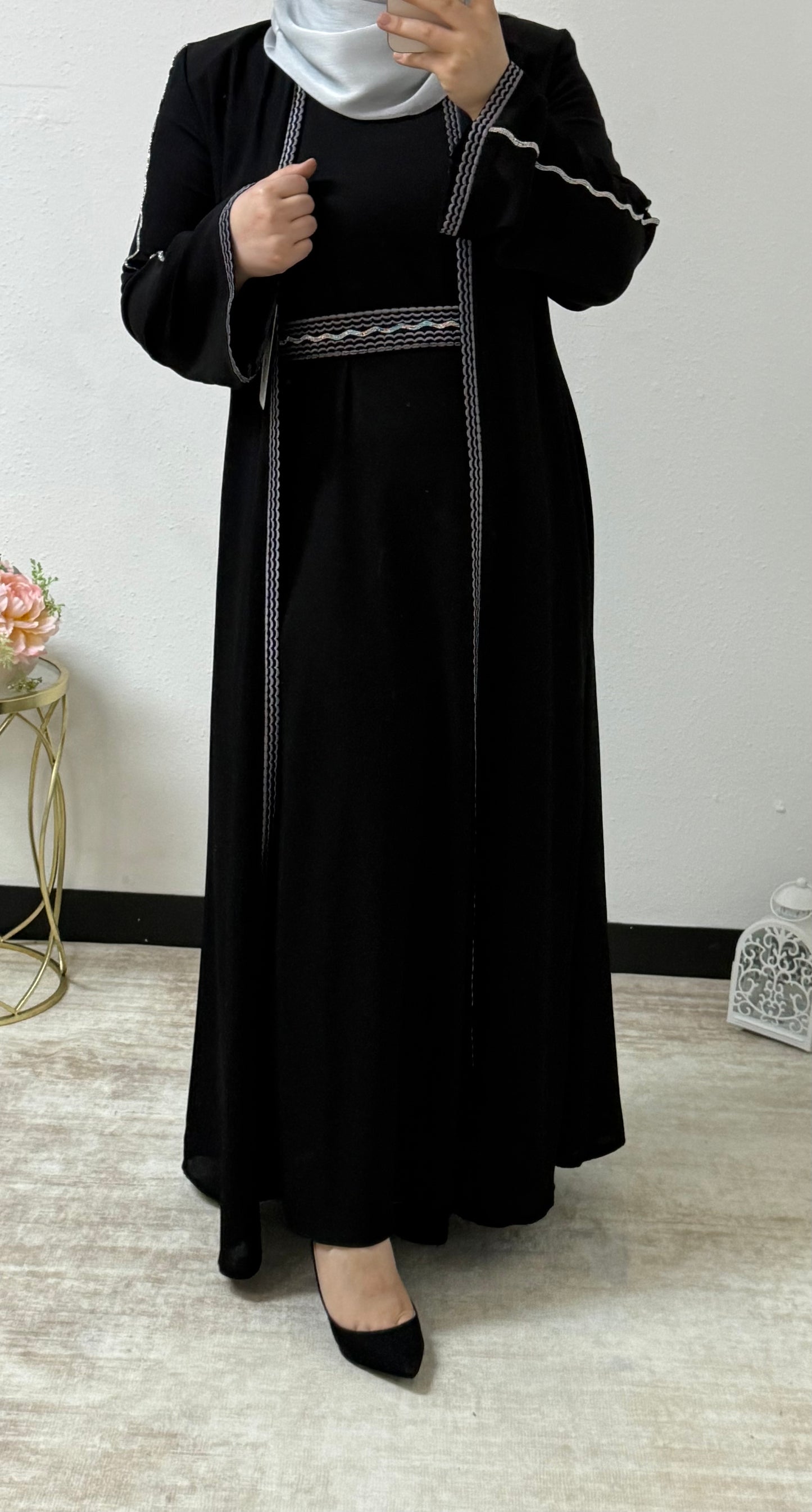 Embroidered Scallop Detail Abaya