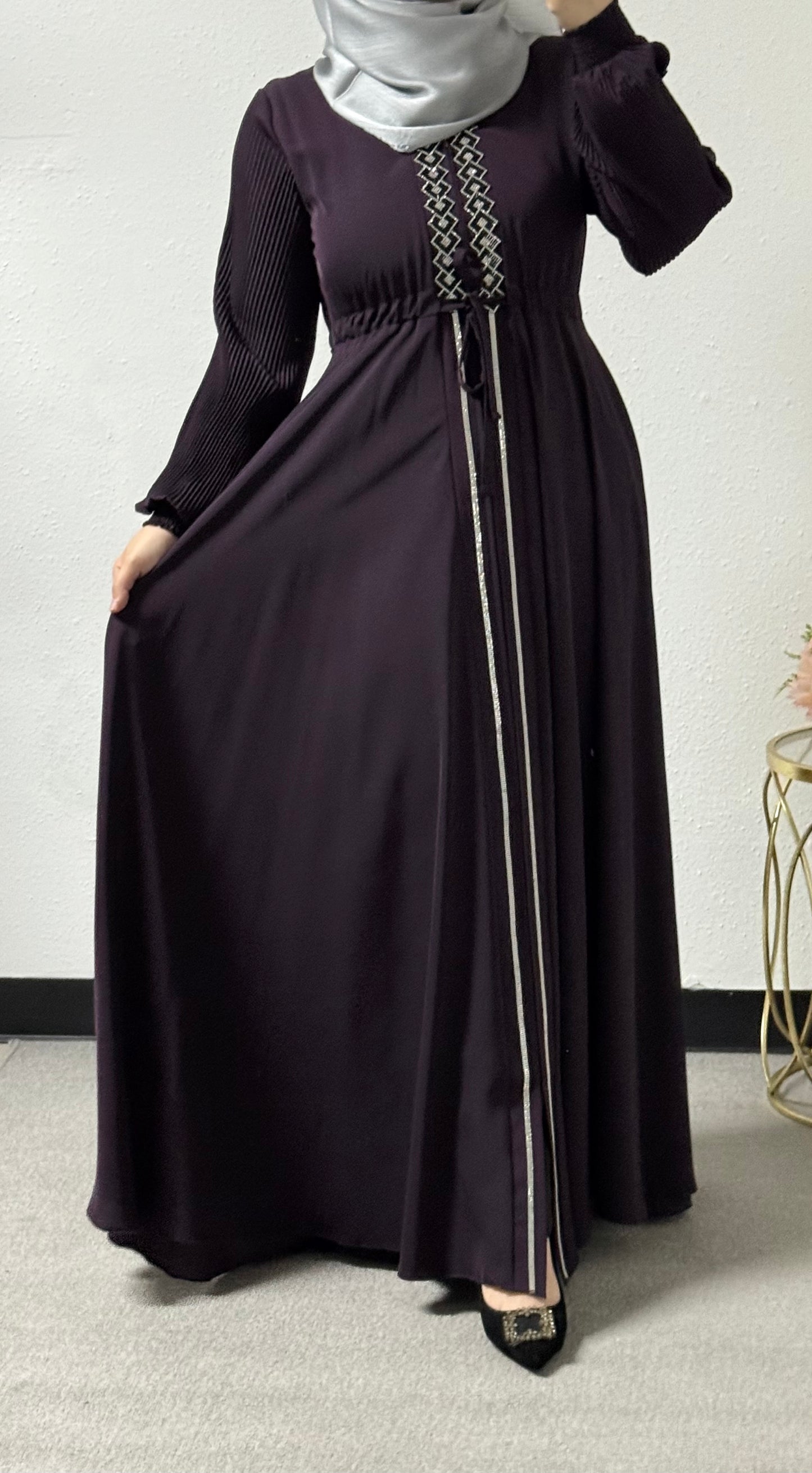 One-piece classic beaded abaya