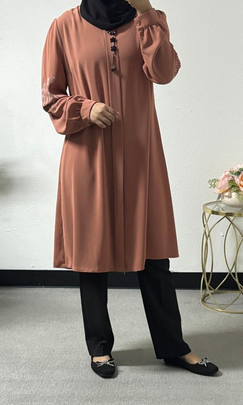 Long shirt w/ beaded sleeve