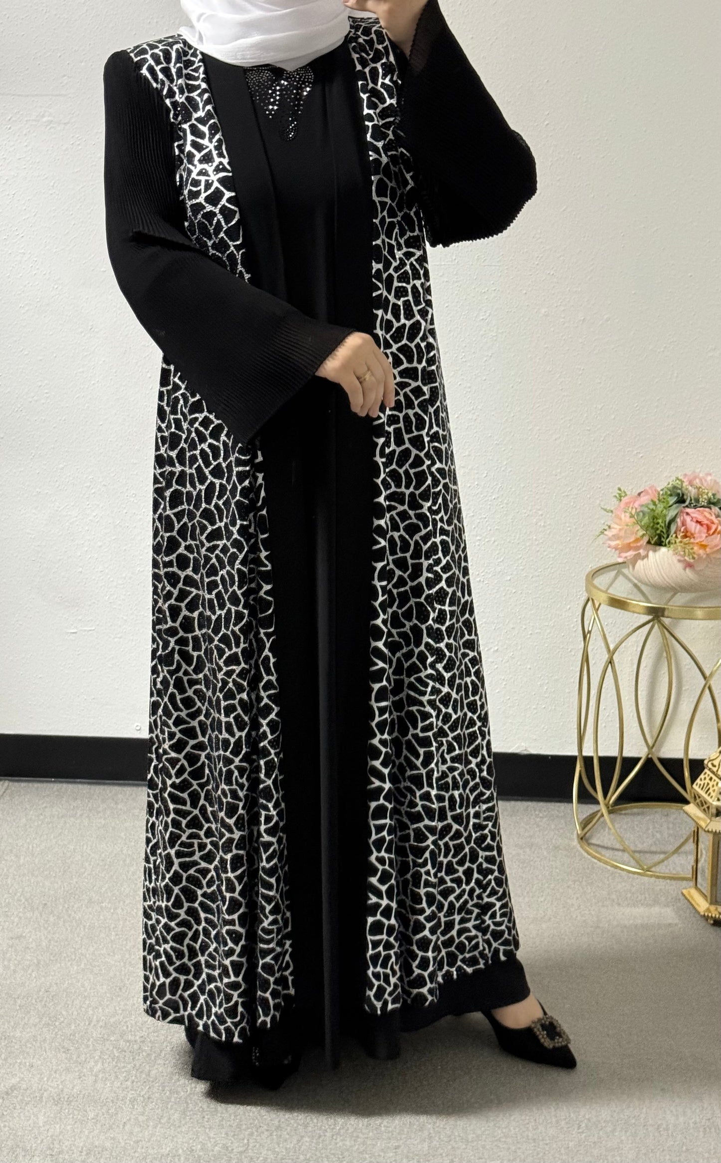 Two-piece pattern abaya set