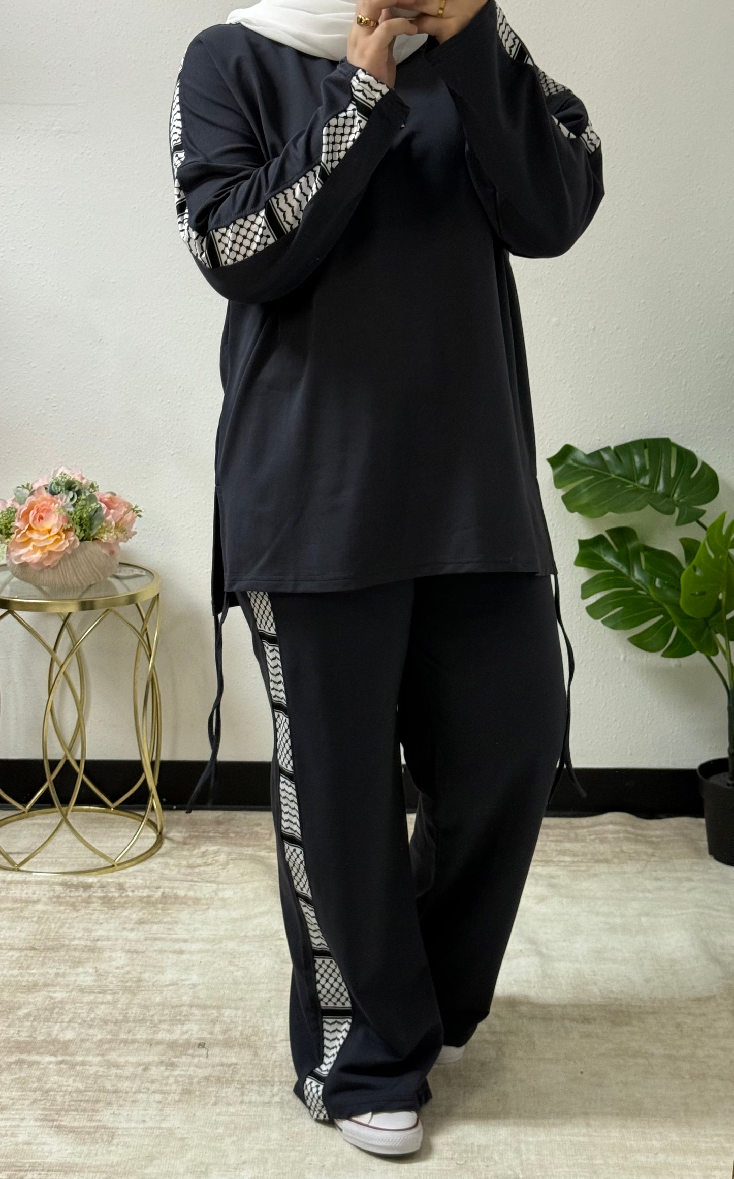 Keffiyeh-Inspired Set(وطن)