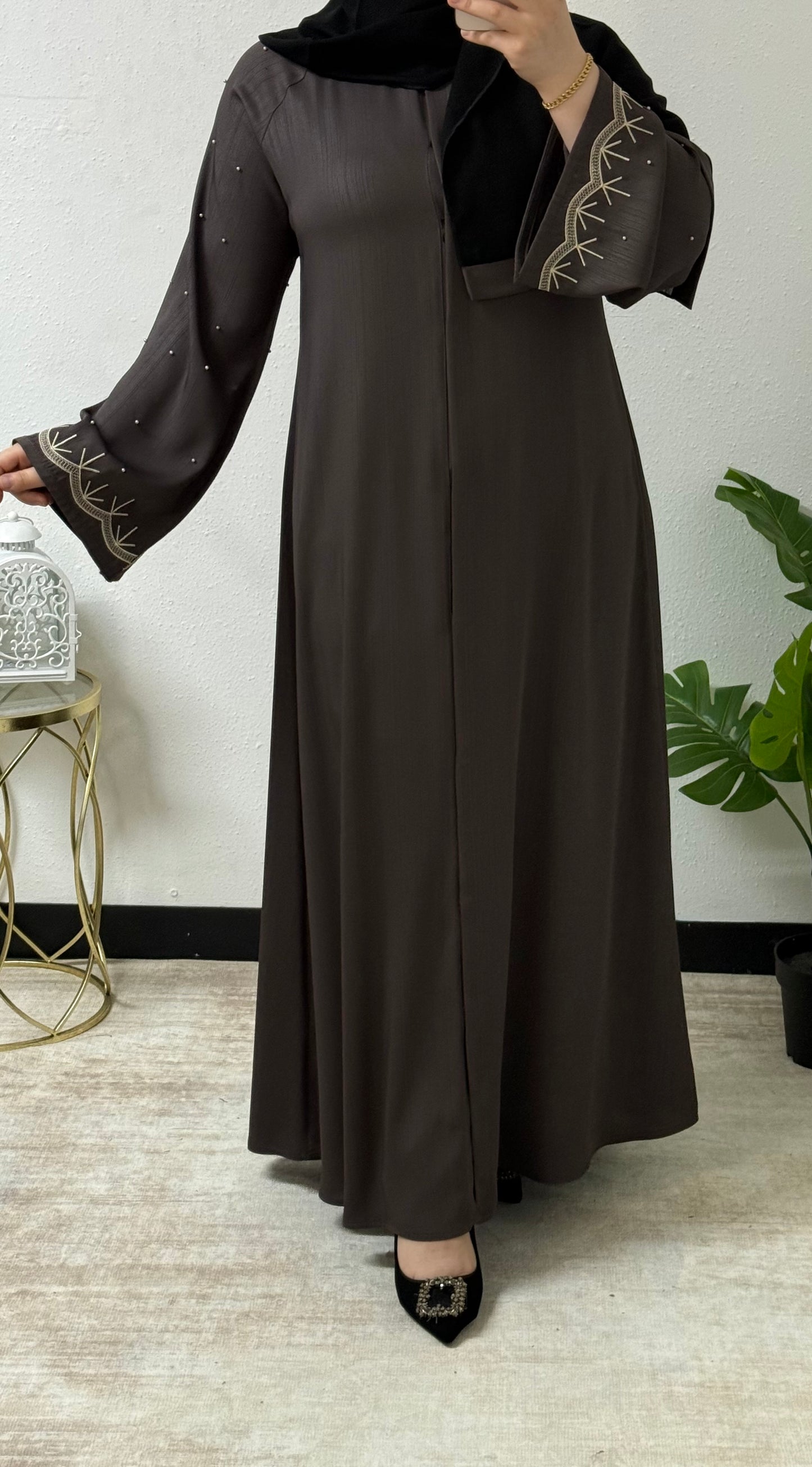 Elegant Petite Pearl Abaya