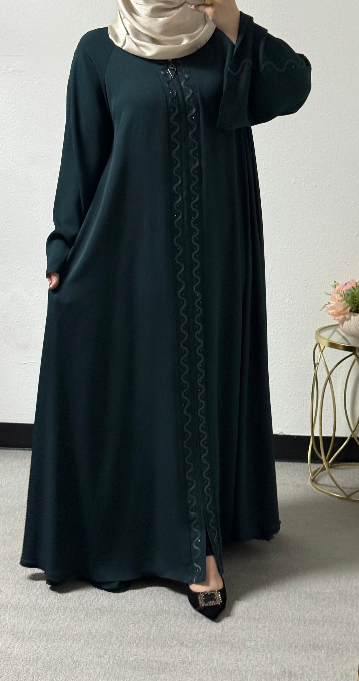 Wave embroidered abaya