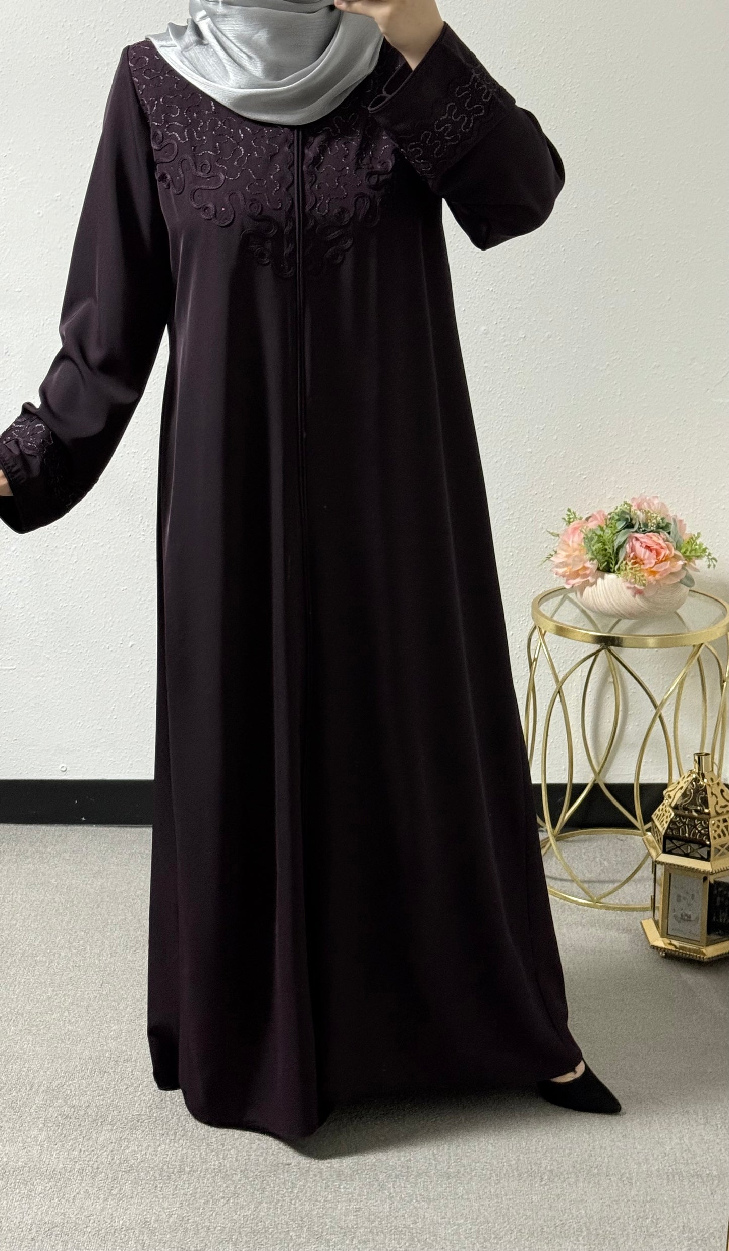 Front detailed abaya